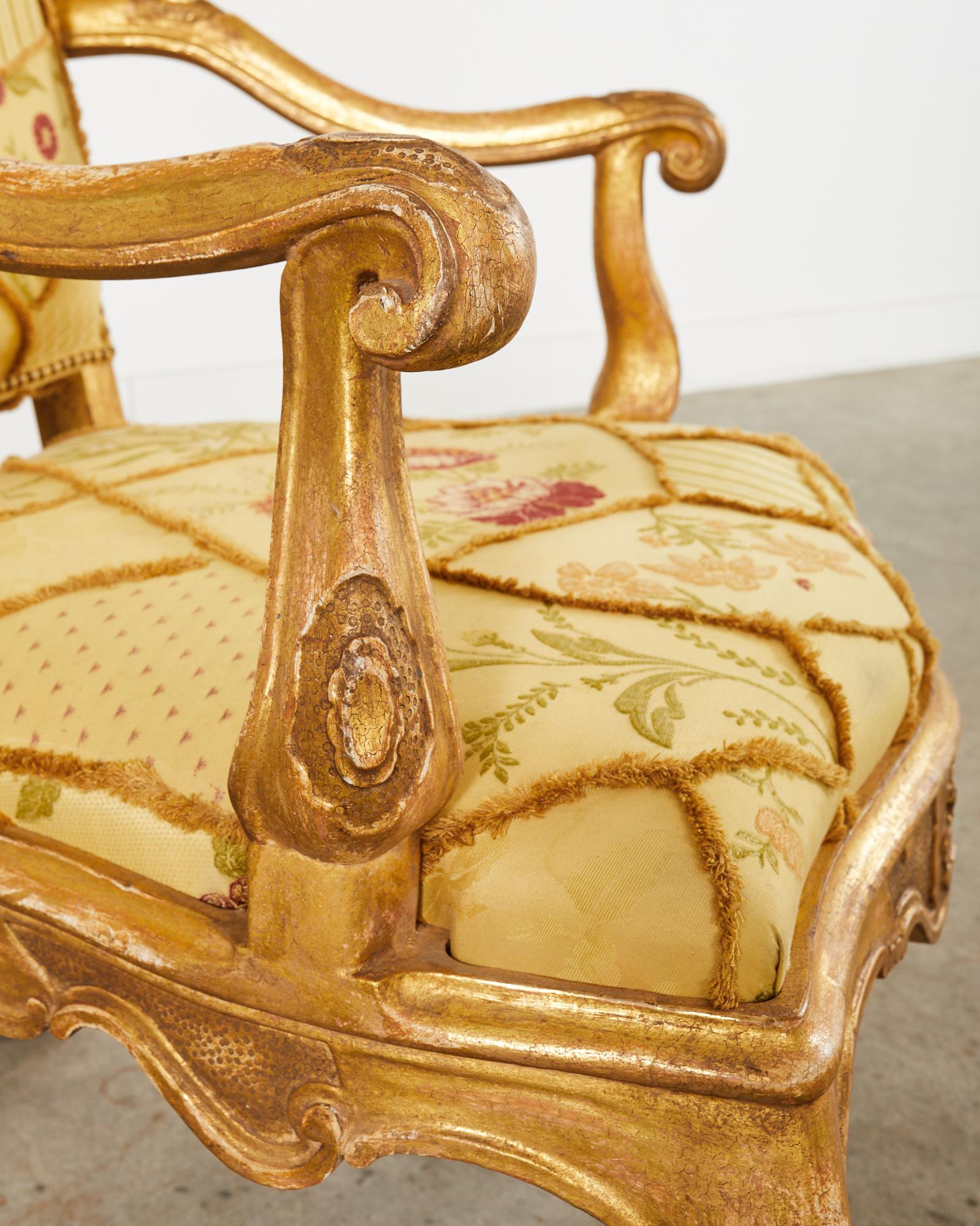 Chaise trône dorée de style baroque italien Hendrix Allardyce Abîmé - En vente à Rio Vista, CA