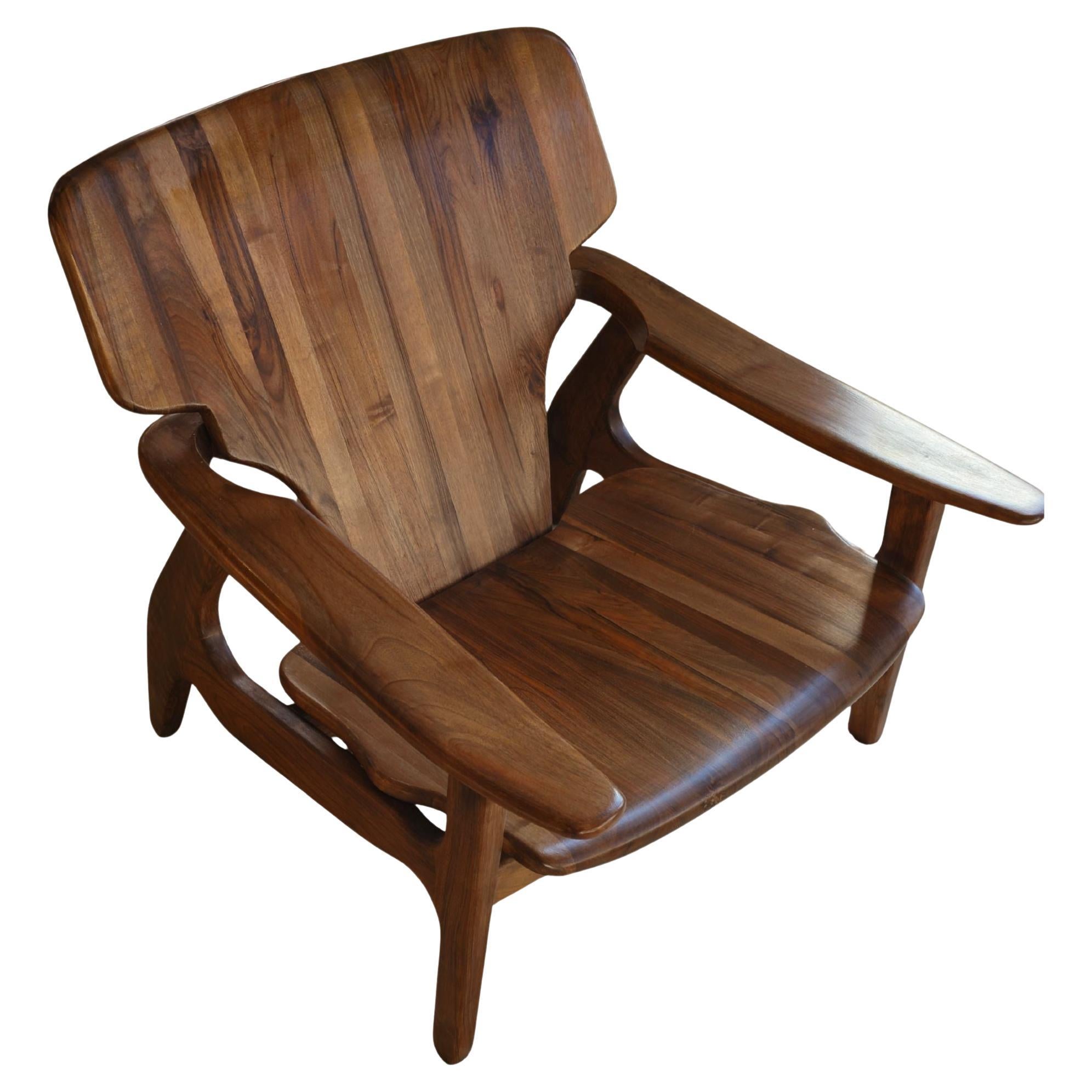 Hudson Lounge Chair in Walnut, Modern design