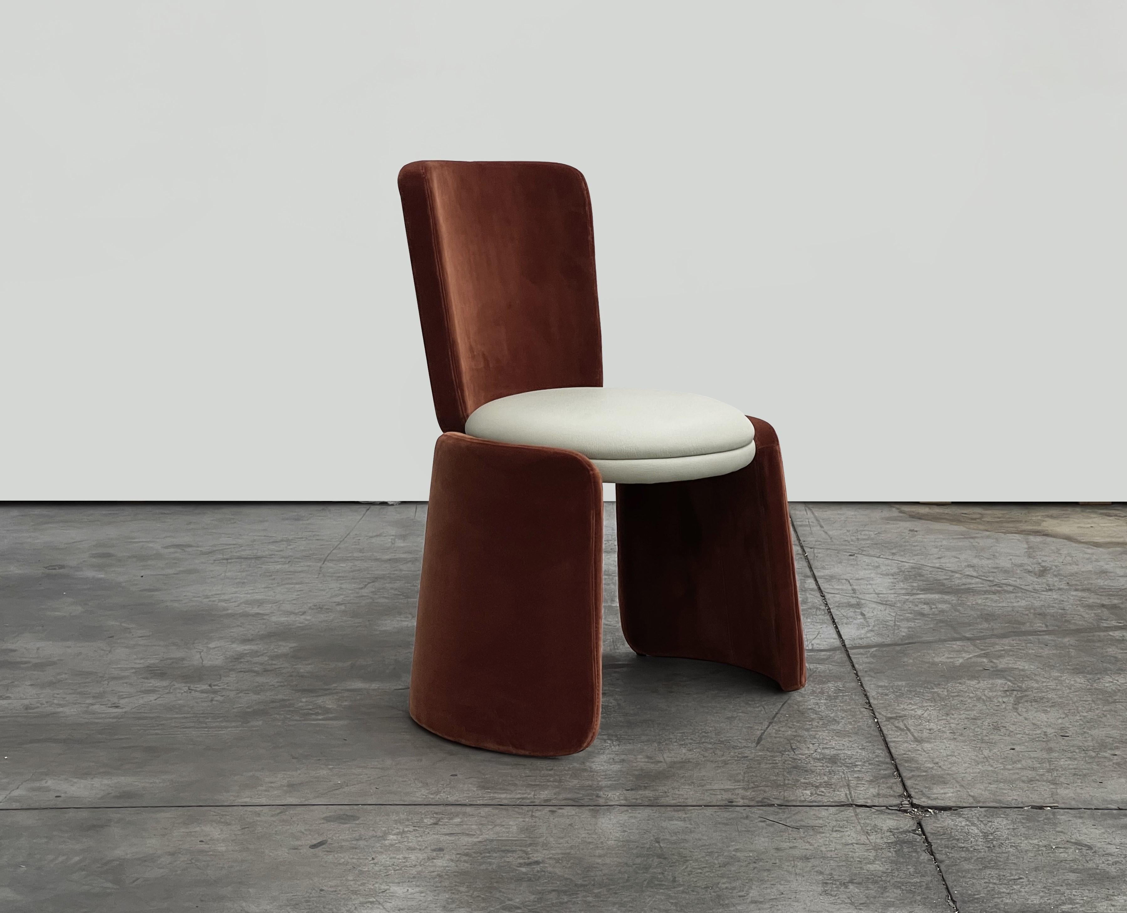 Moderne Chaise contemporaine Inge entièrement rembourrée