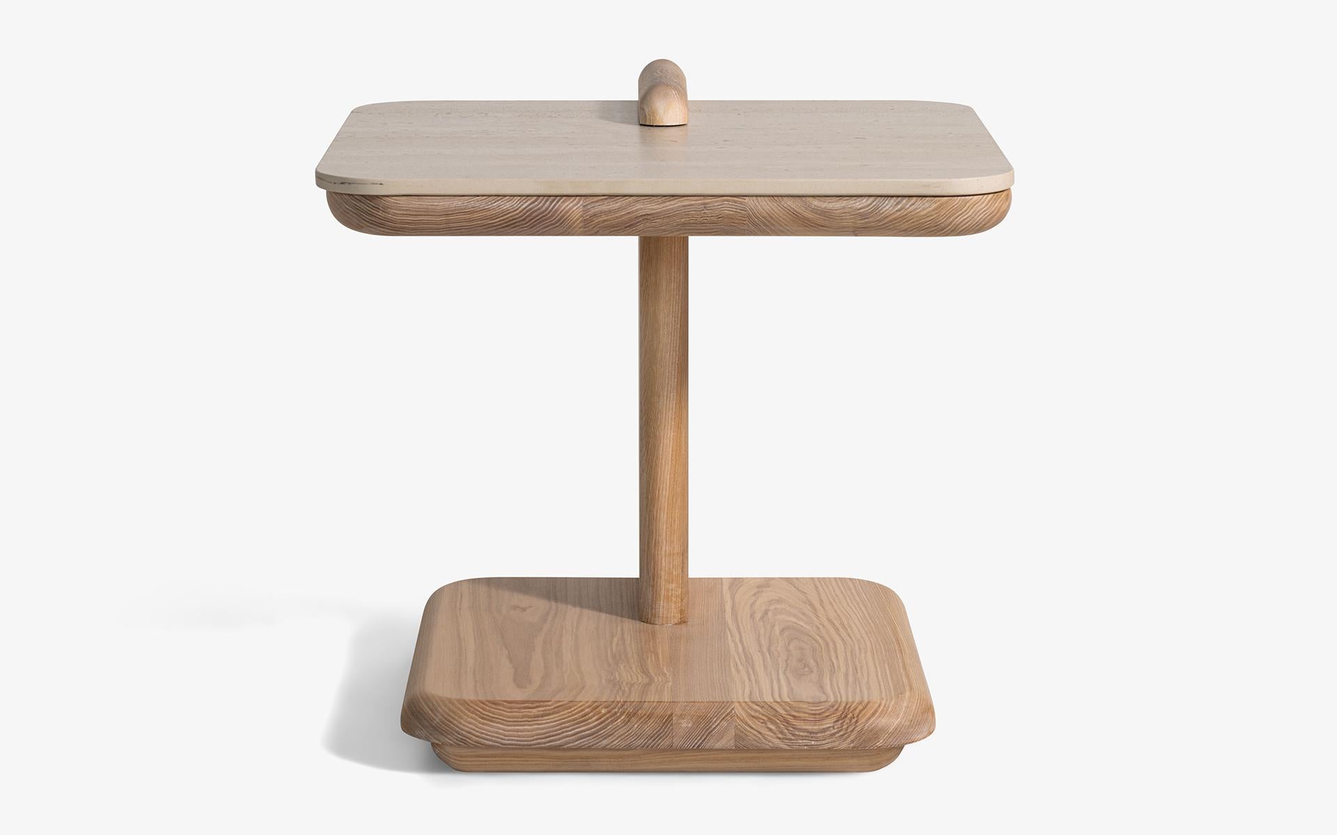 Inspiré par les cercles de pierre orientés vers le ciel des anciennes civilisations, Hengra apporte une présence intemporelle à votre espace.

Les lignes douces de ses angles traduisent la sérénité des roches érodées au cours de milliers d'années.