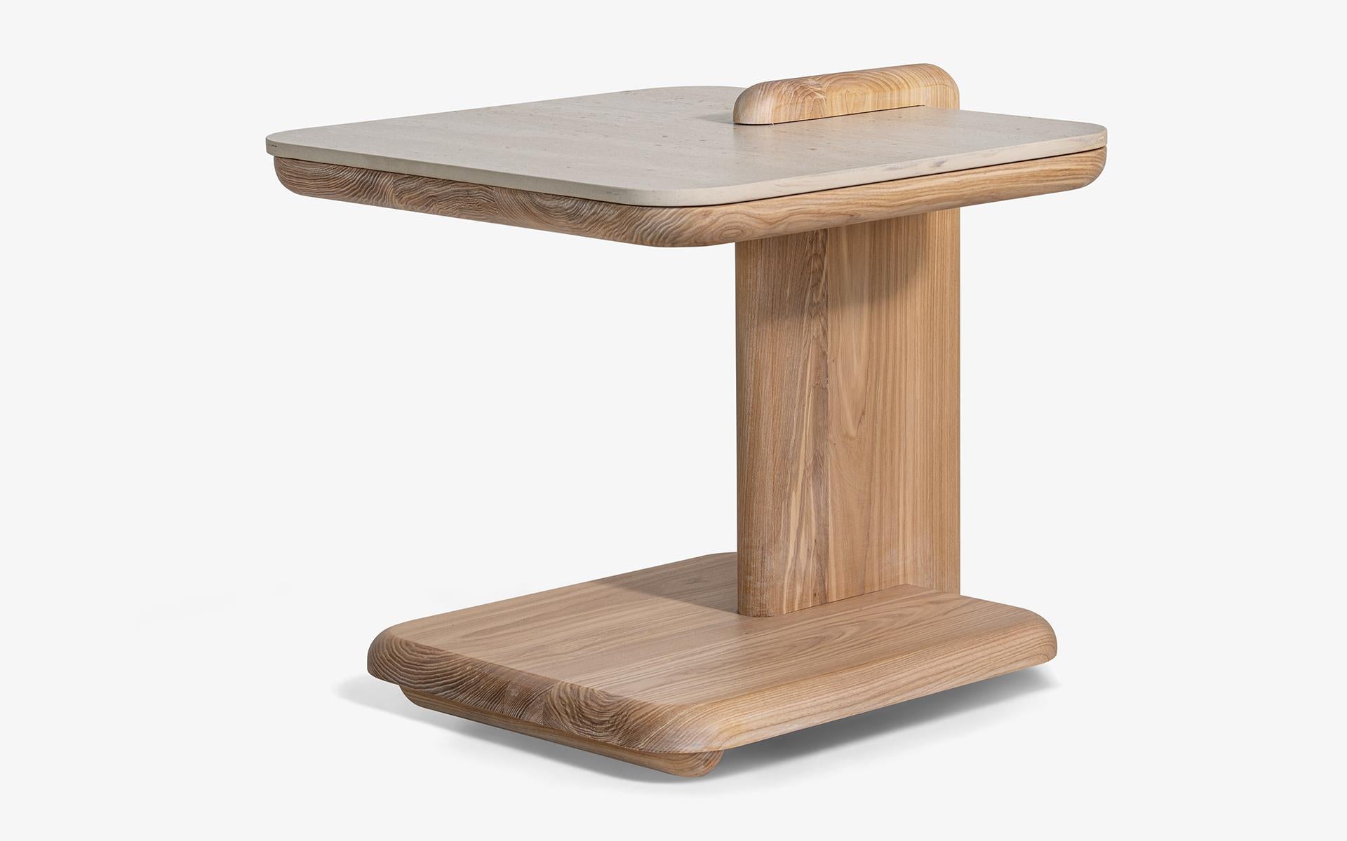 Moderne Hengra C Shaped Side Table Ash Wood Base with Travertine Porcelain Top en vente
