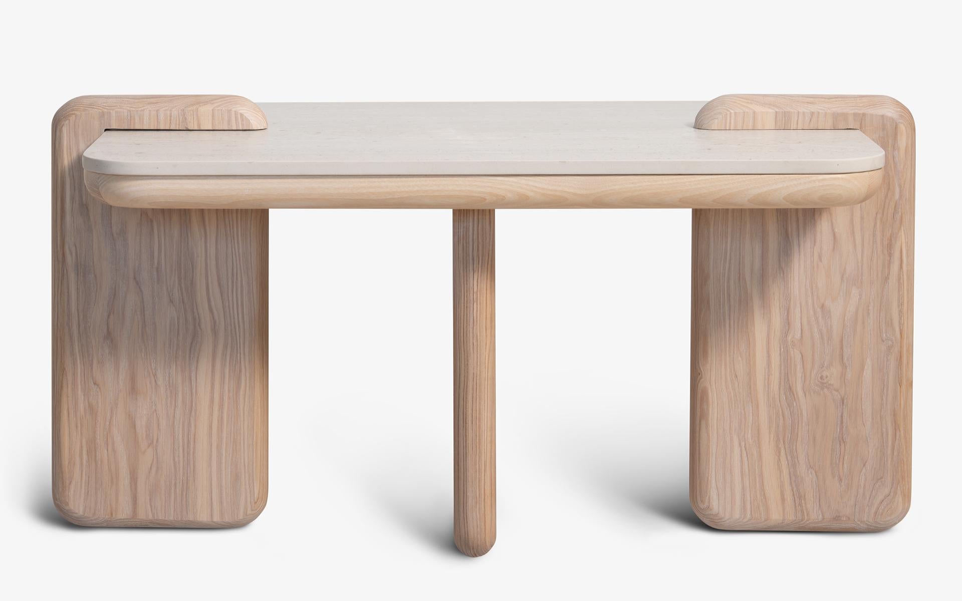 Turc Table d'appoint moderne Hengra Base en Ash Wood et plateau en porcelaine de travertin en vente