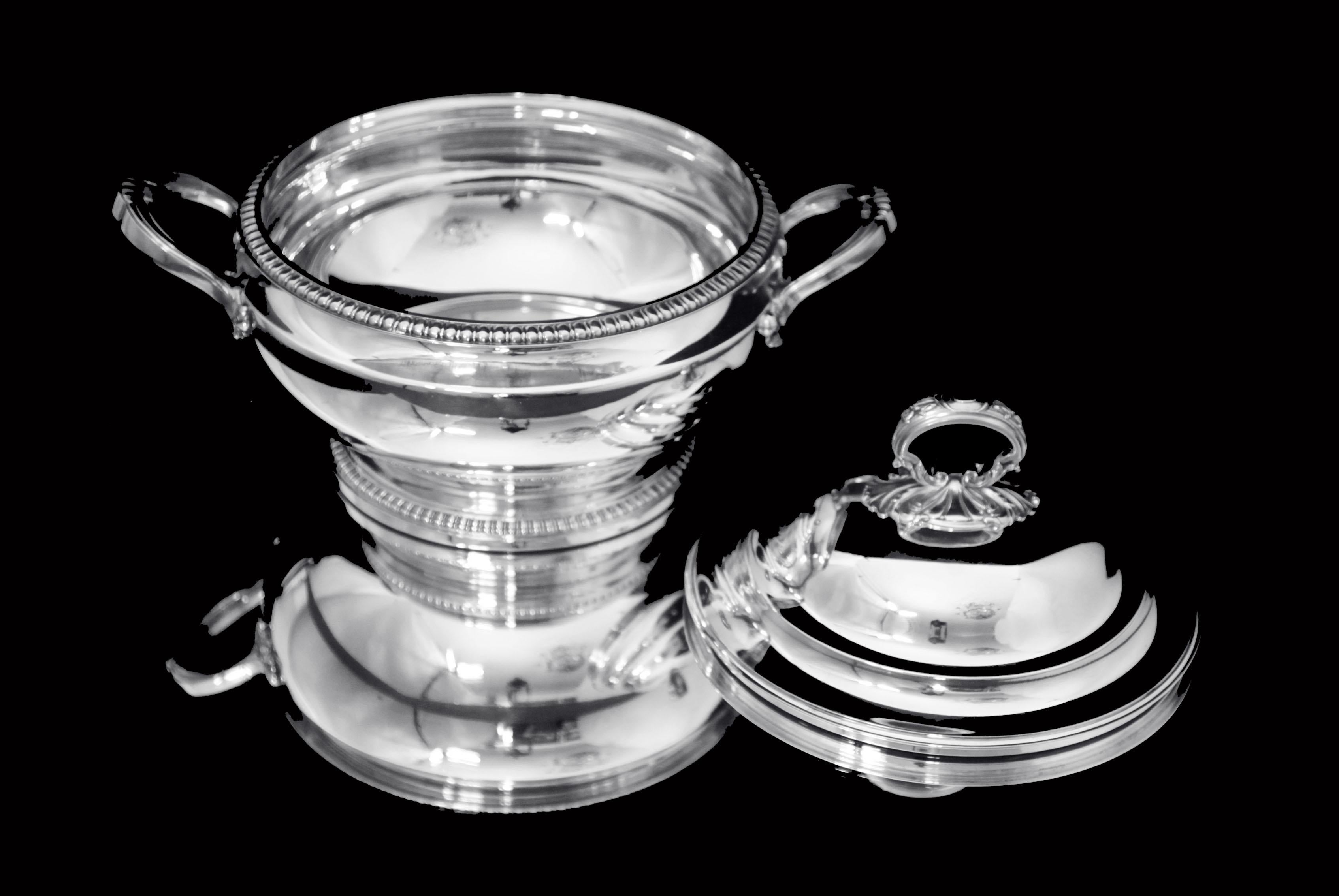 Henin - 2pc. ¡Servidor de Verduras de Plata de Ley 950 Cubierto Luis XVI - MINT ! Plata esterlina en venta