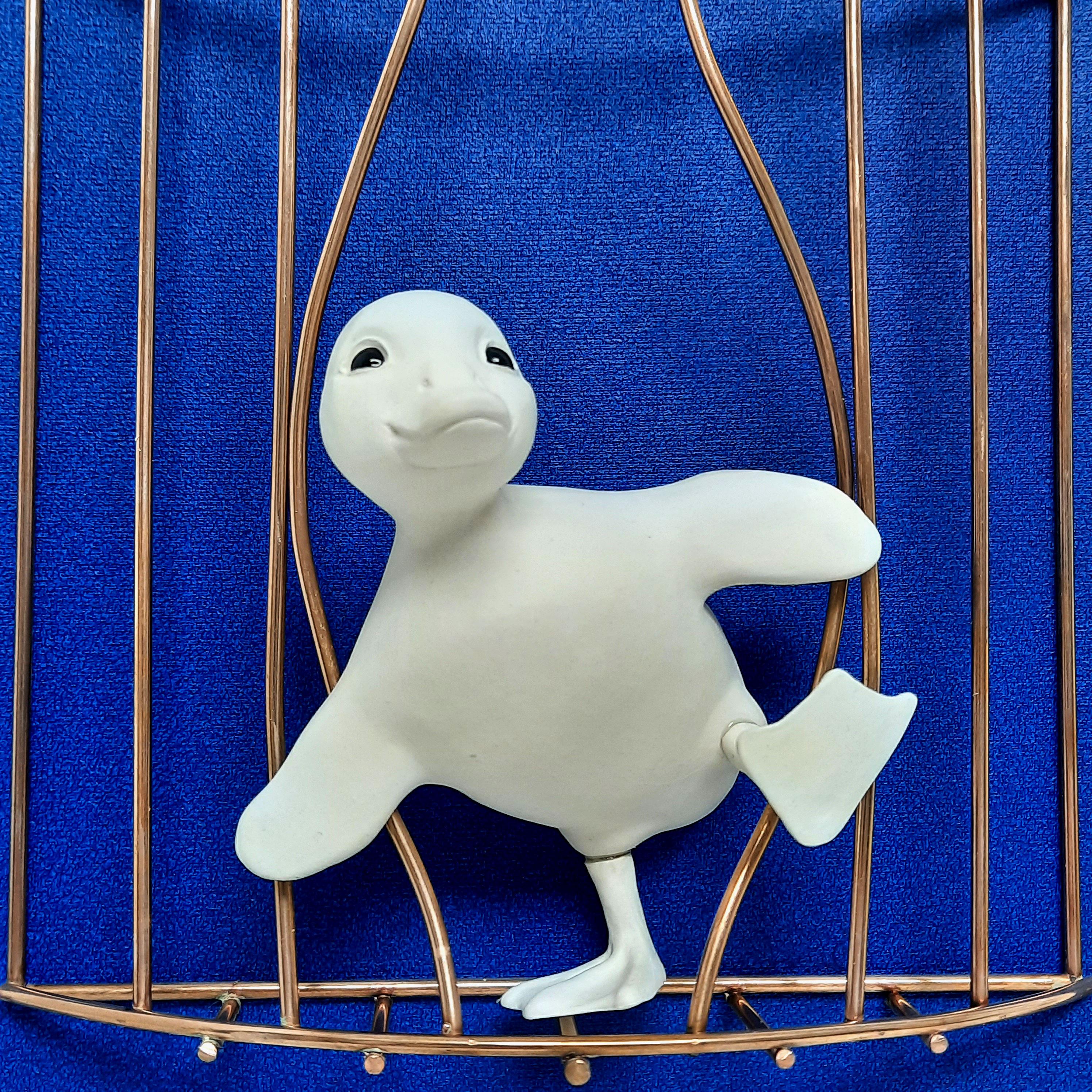 Break Free Duckling-original realism sculpture-painting-contemporary Artwork - Modern Sculpture by Henk Jan Sanderman