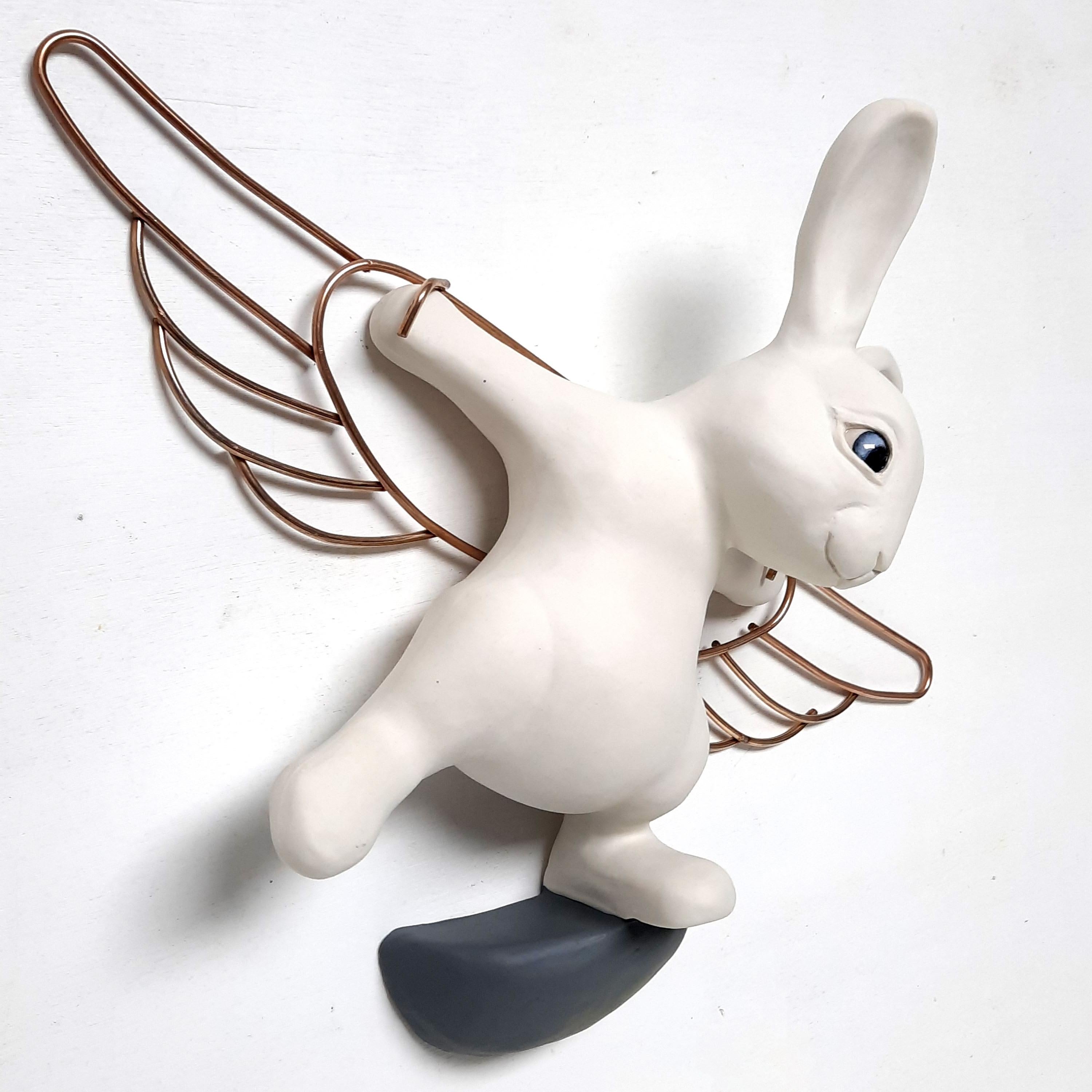 Feel like flying White, réalisme original, sculpture, peinture, œuvre d'art en vente 1
