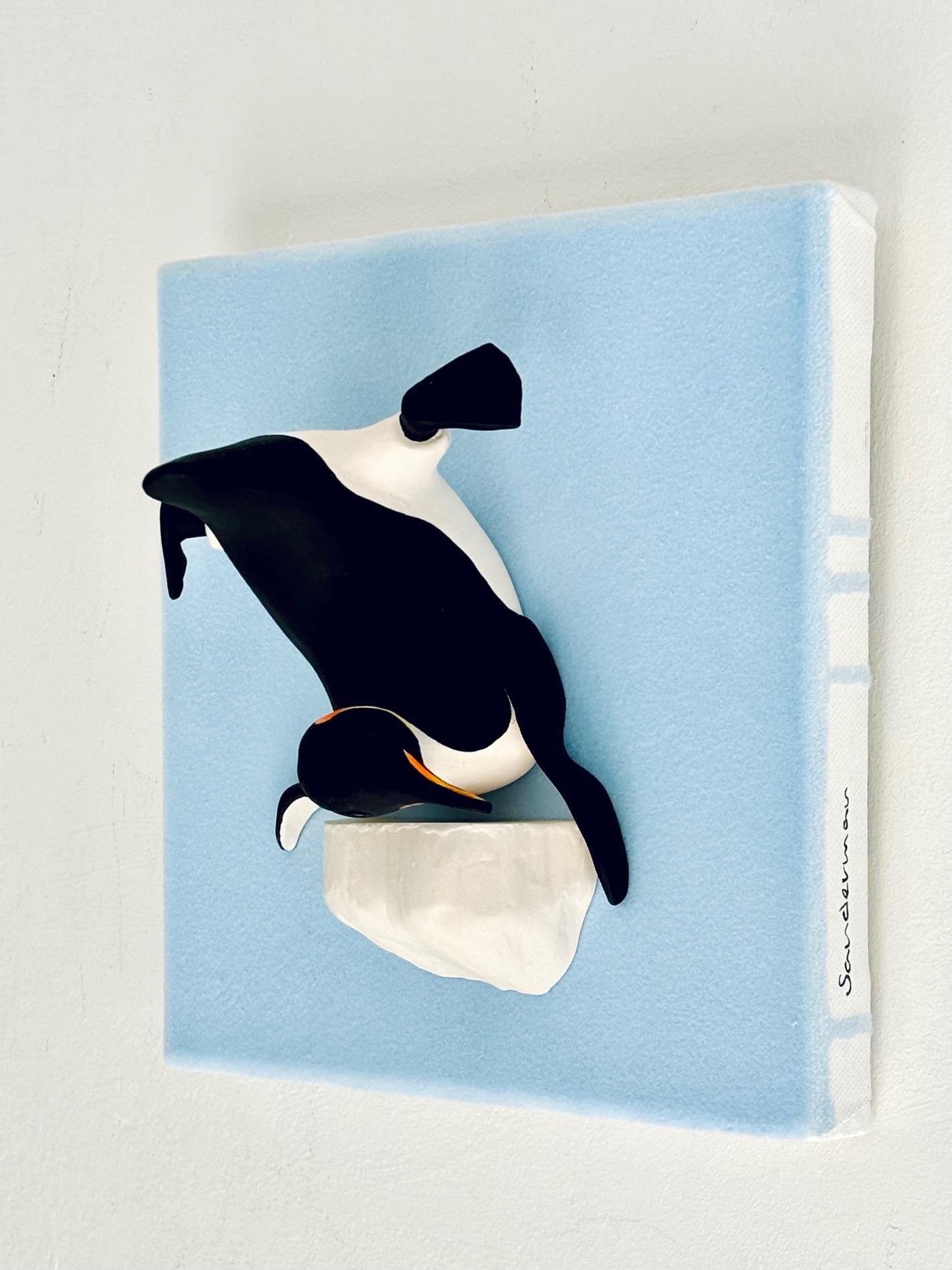 Penguin B Upside down realism wildlife sculpture artwork-contemporary Wall art en vente 1