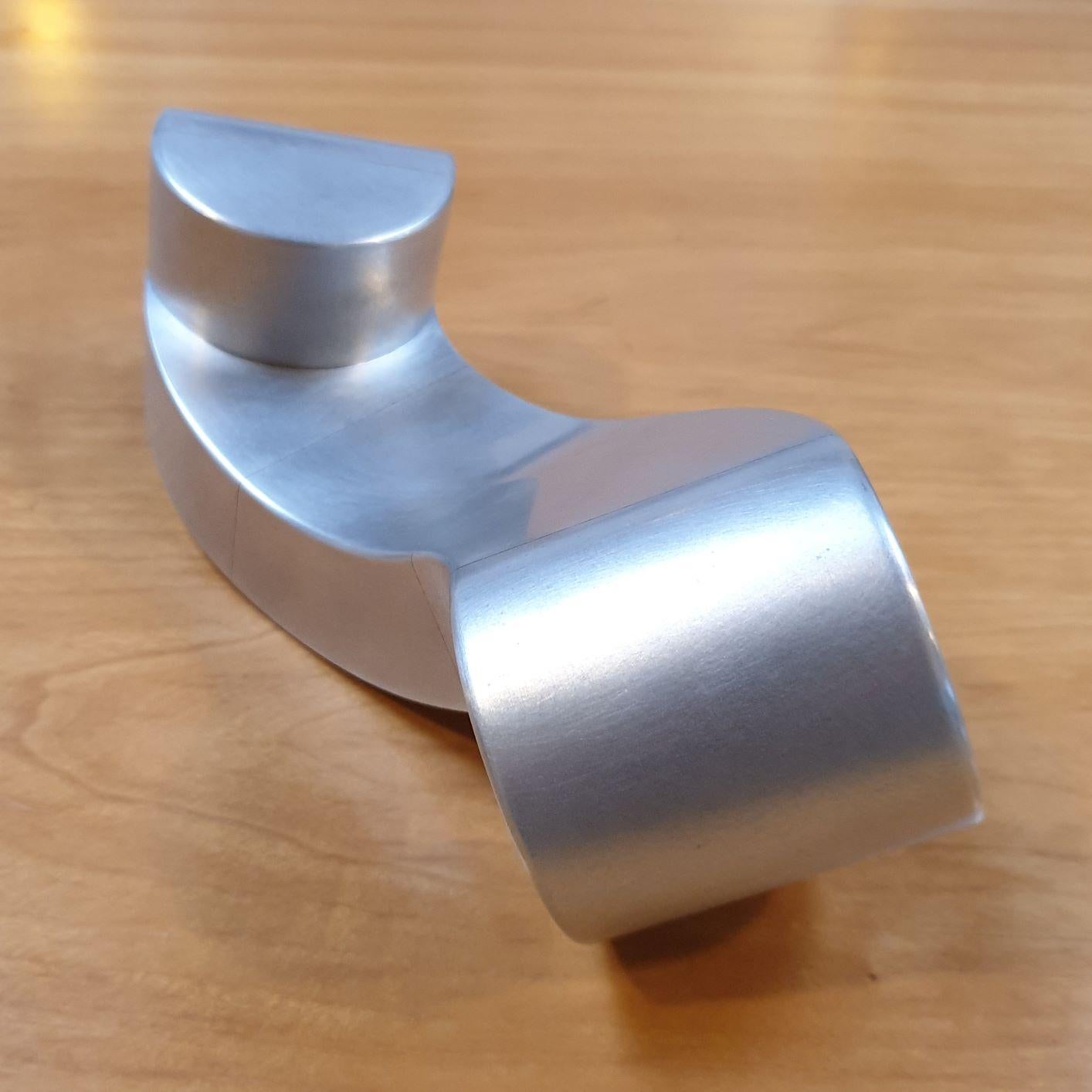 Banco - escultura geométrica abstracta moderna contemporánea de aluminio en venta 1