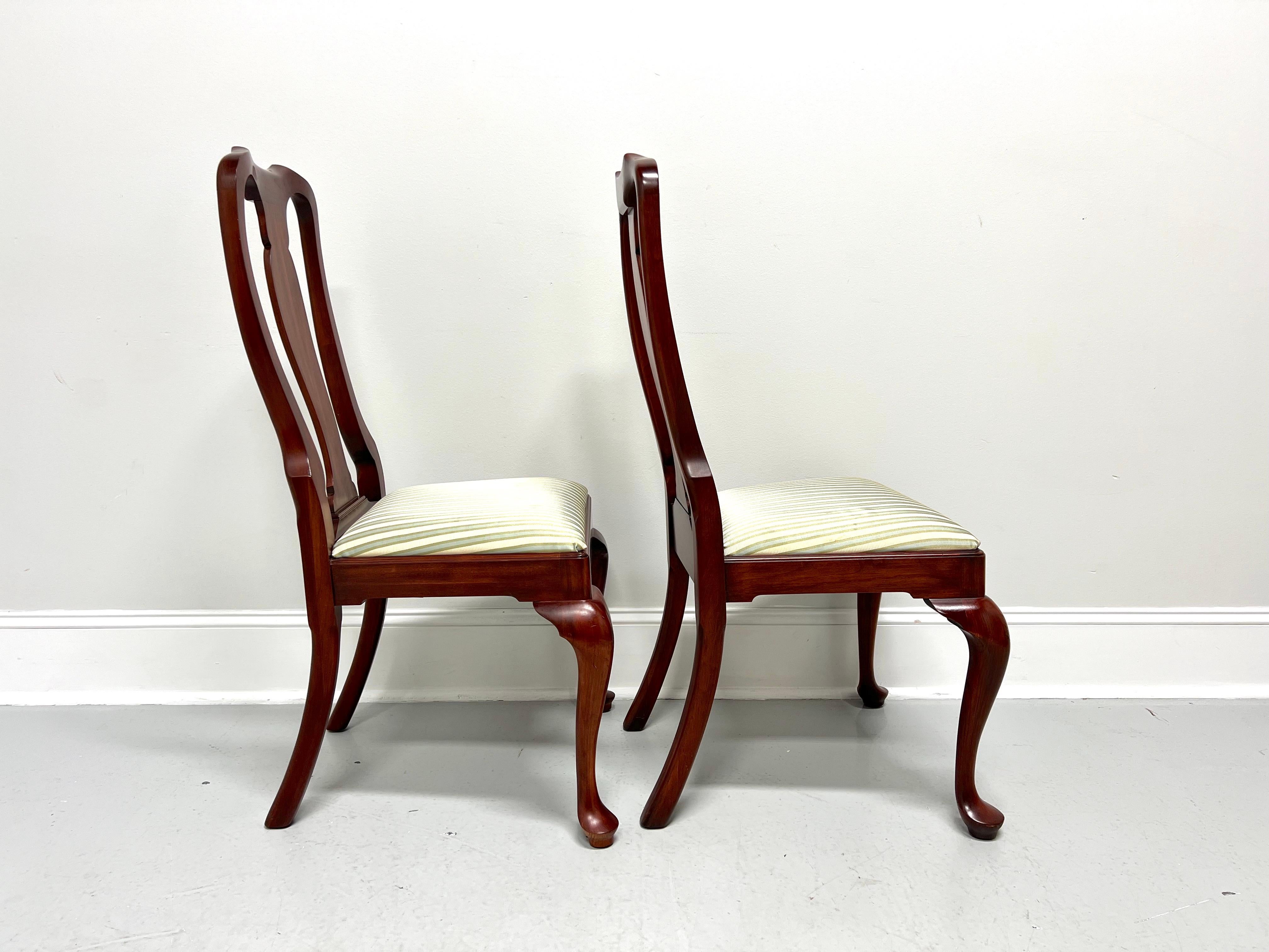 Américain Henkel Harris 105S 24 Wild Black Cherry Queen Anne Dining Side Chairs - Pair A