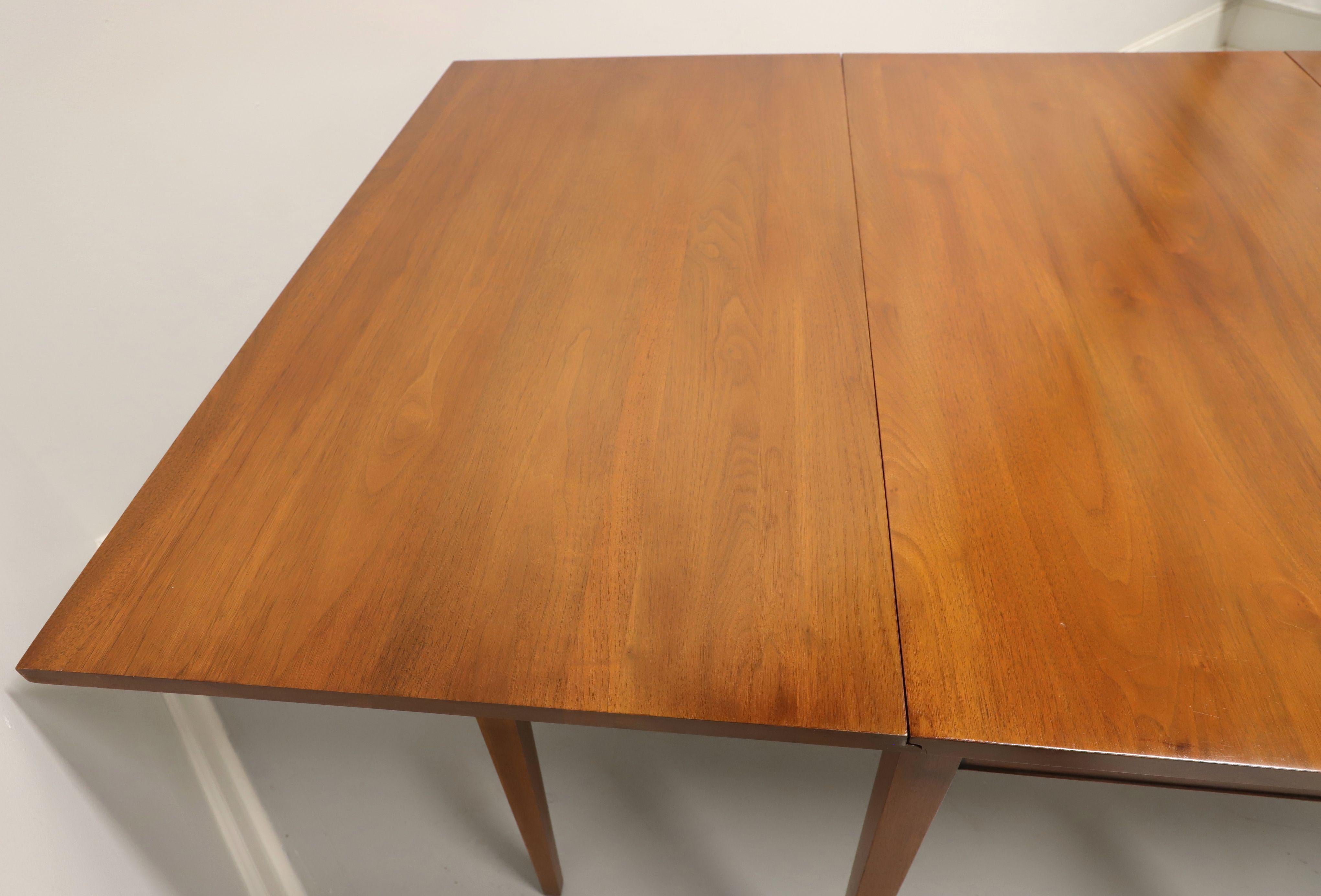 HENKEL HARRIS 2117 15 Solid Walnut Gateleg Drop-Leaf Dining Table In Good Condition In Charlotte, NC