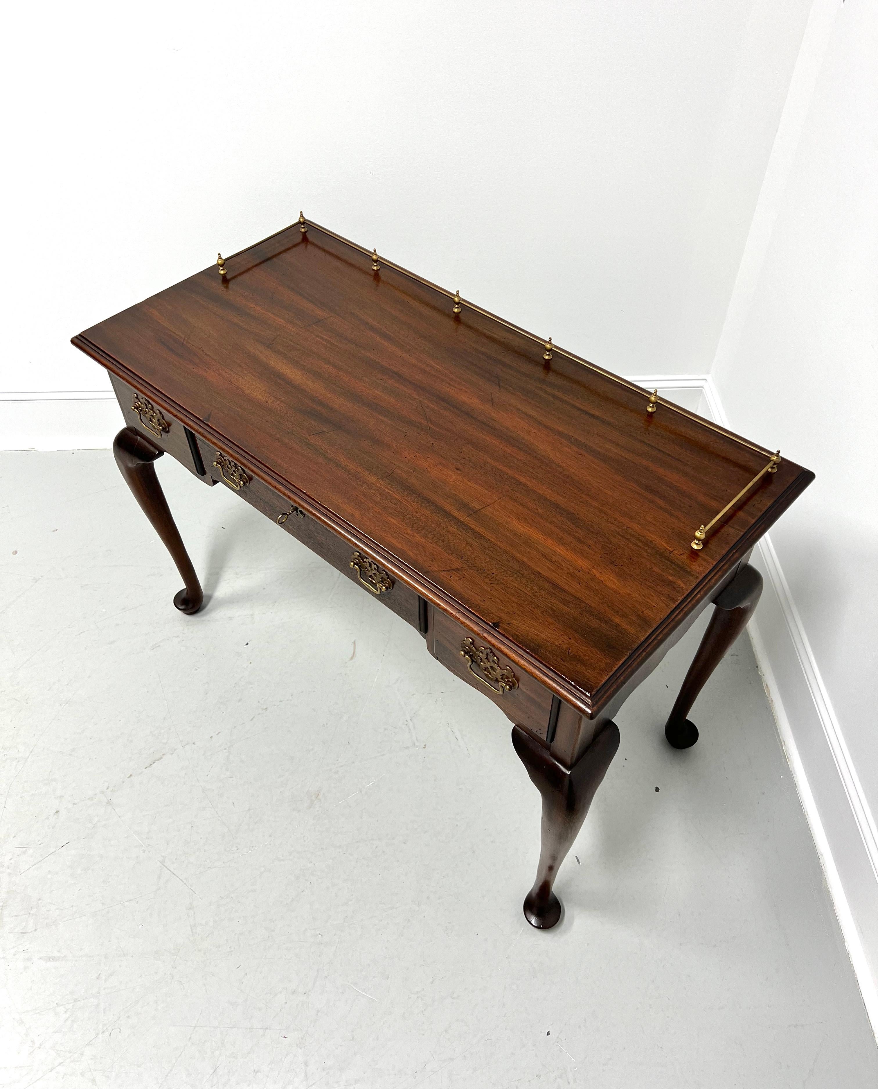 HENKEL HARRIS 2703 CD Connoisseur Distressed Mahogany Queen Anne Writing Desk In Good Condition In Charlotte, NC