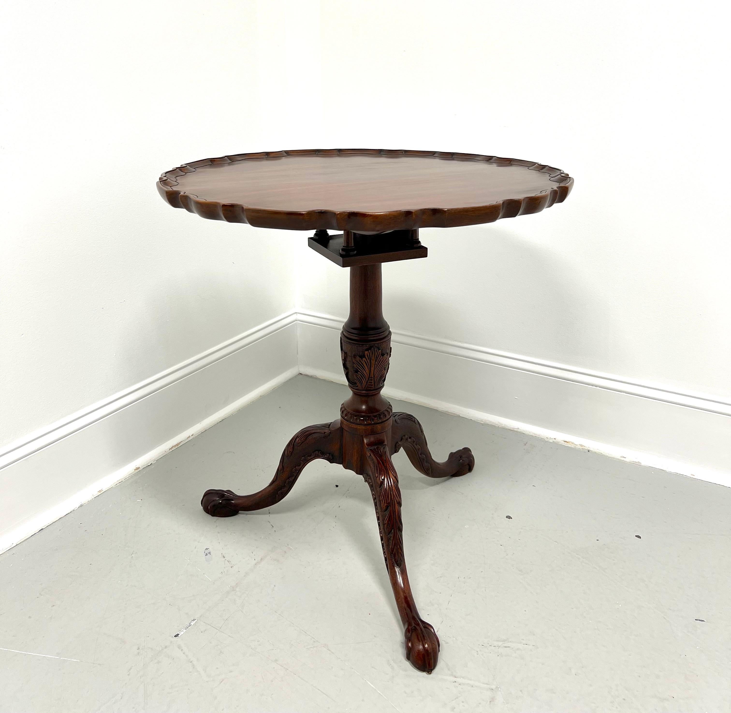 HENKEL HARRIS 5435 29 Mahogany Chippendale Tilt-Top Pie Crust Table In Good Condition For Sale In Charlotte, NC