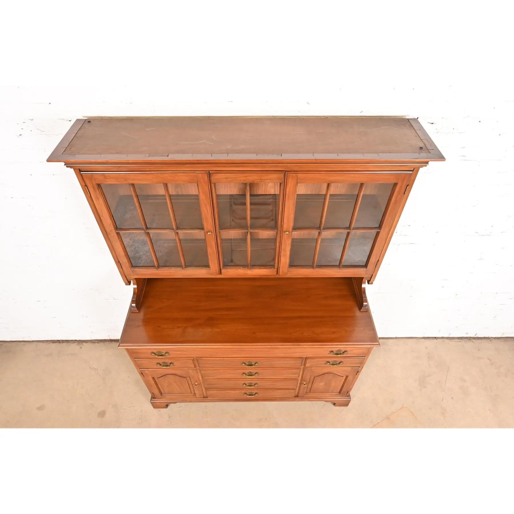 Henkel Harris American Colonial Cherry Wood Breakfront Sideboard Buffet For Sale 6