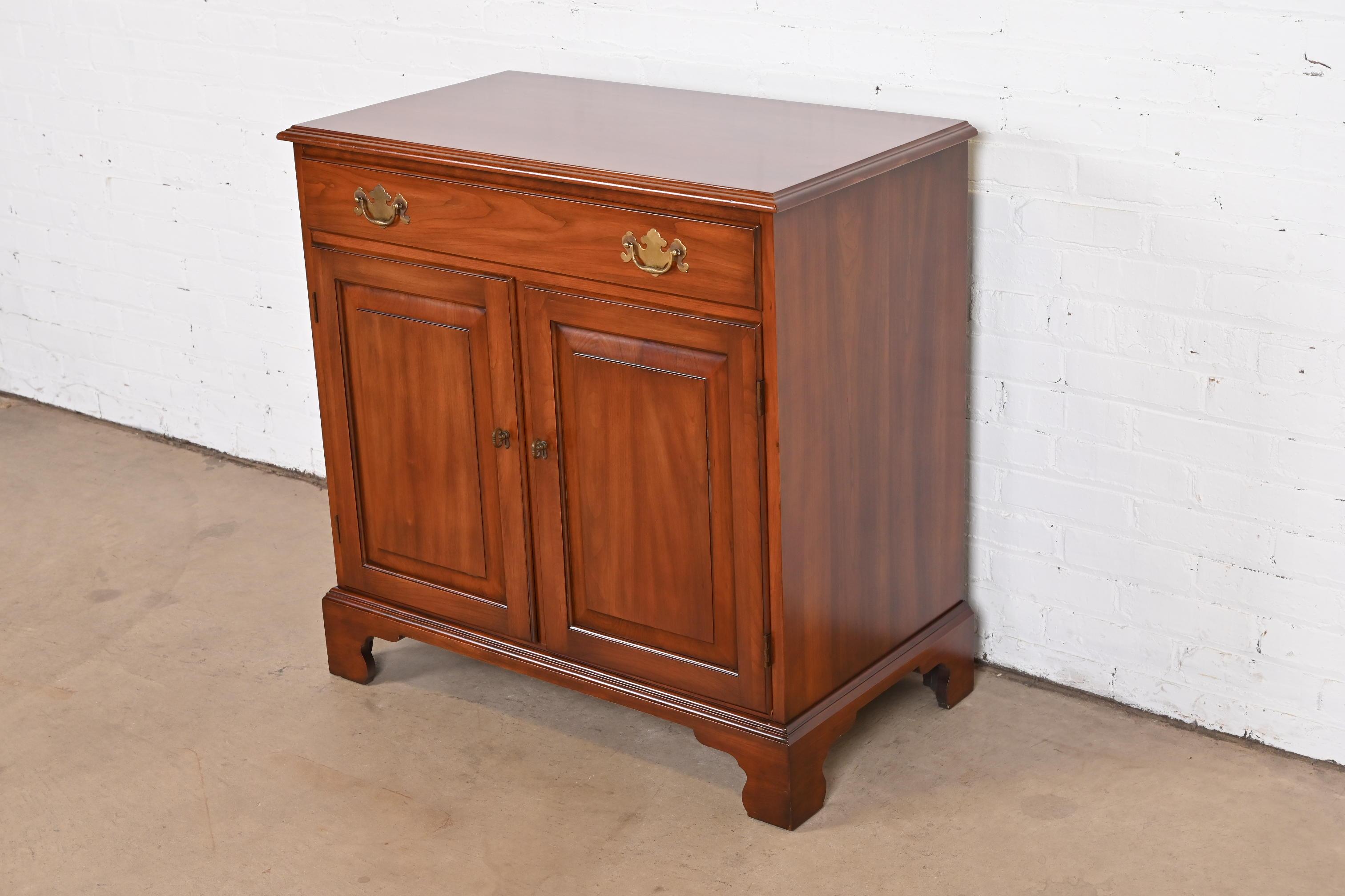 Henkel Harris American Colonial Cherry Wood Server or Bar Cabinet, Restored In Good Condition For Sale In South Bend, IN