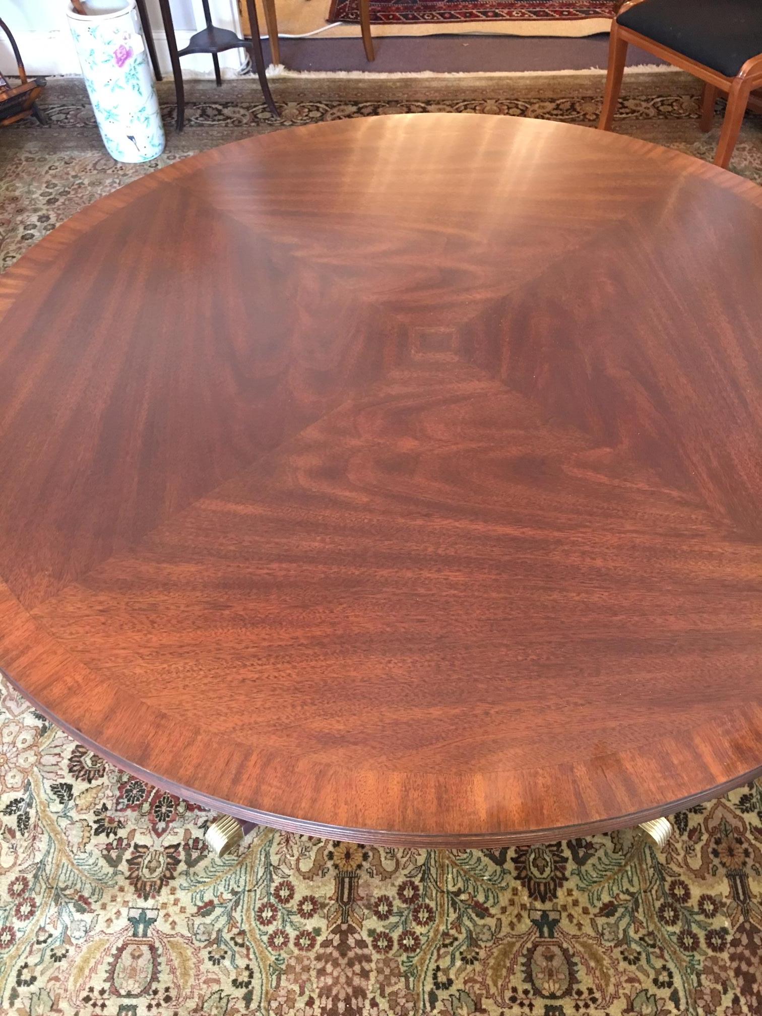 American Classical Henkel-Harris Centre Table- Mahogany For Sale