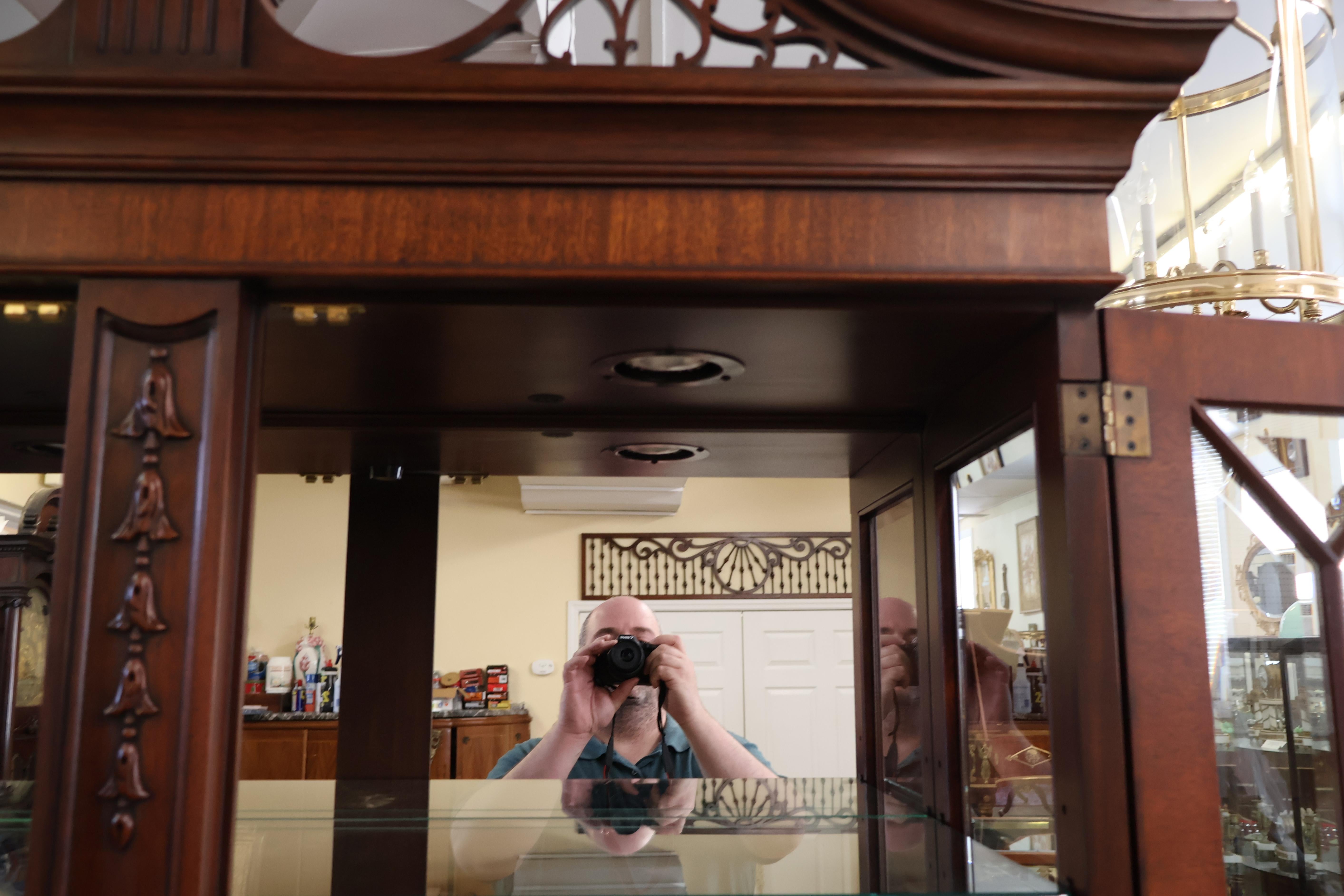 Vitrine de Chine Henkel Harris Chippendale en acajou biseauté en vente 7