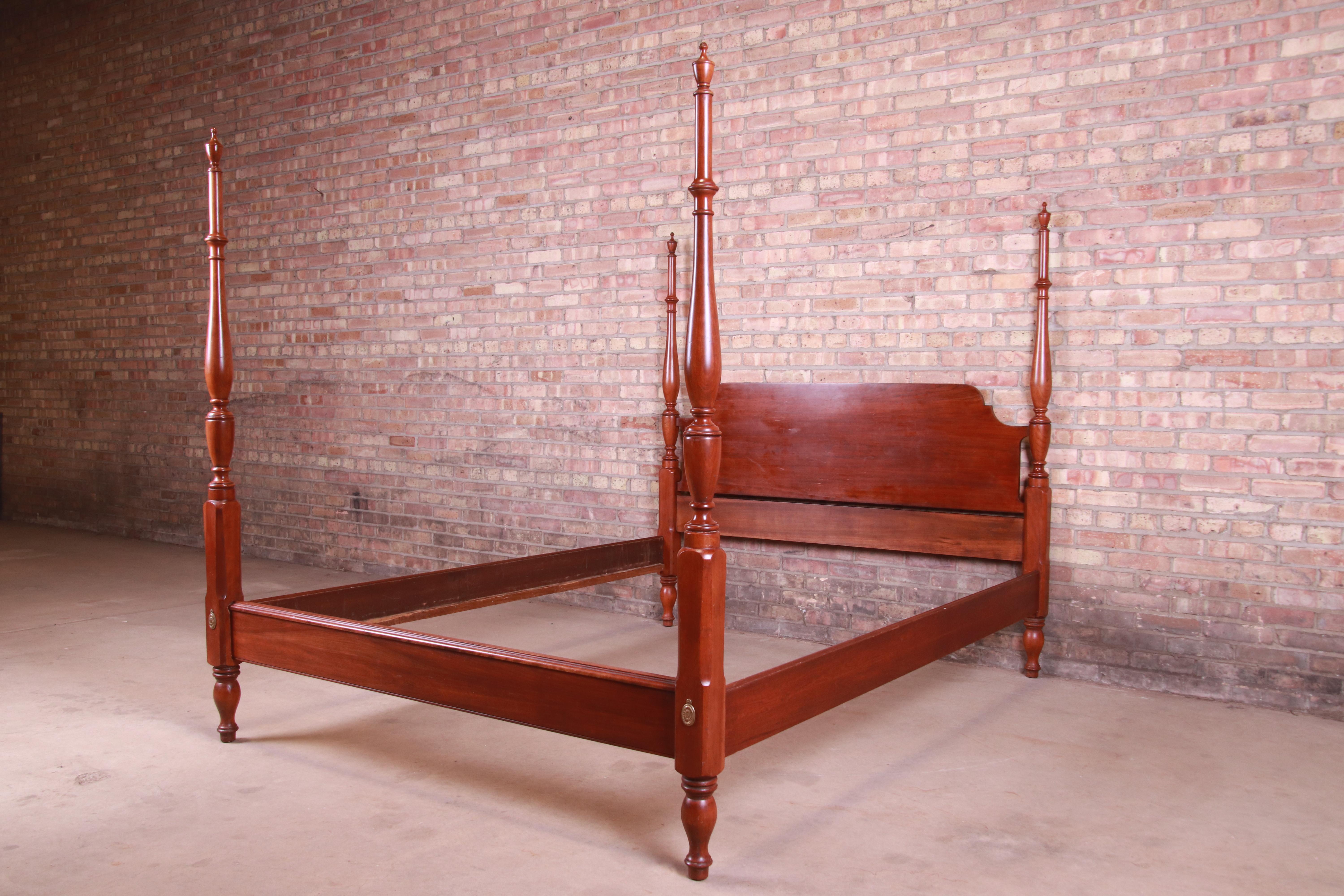 Henkel Harris Chippendale Solid Cherrywood Four-Poster Queen Size Bed In Good Condition In South Bend, IN