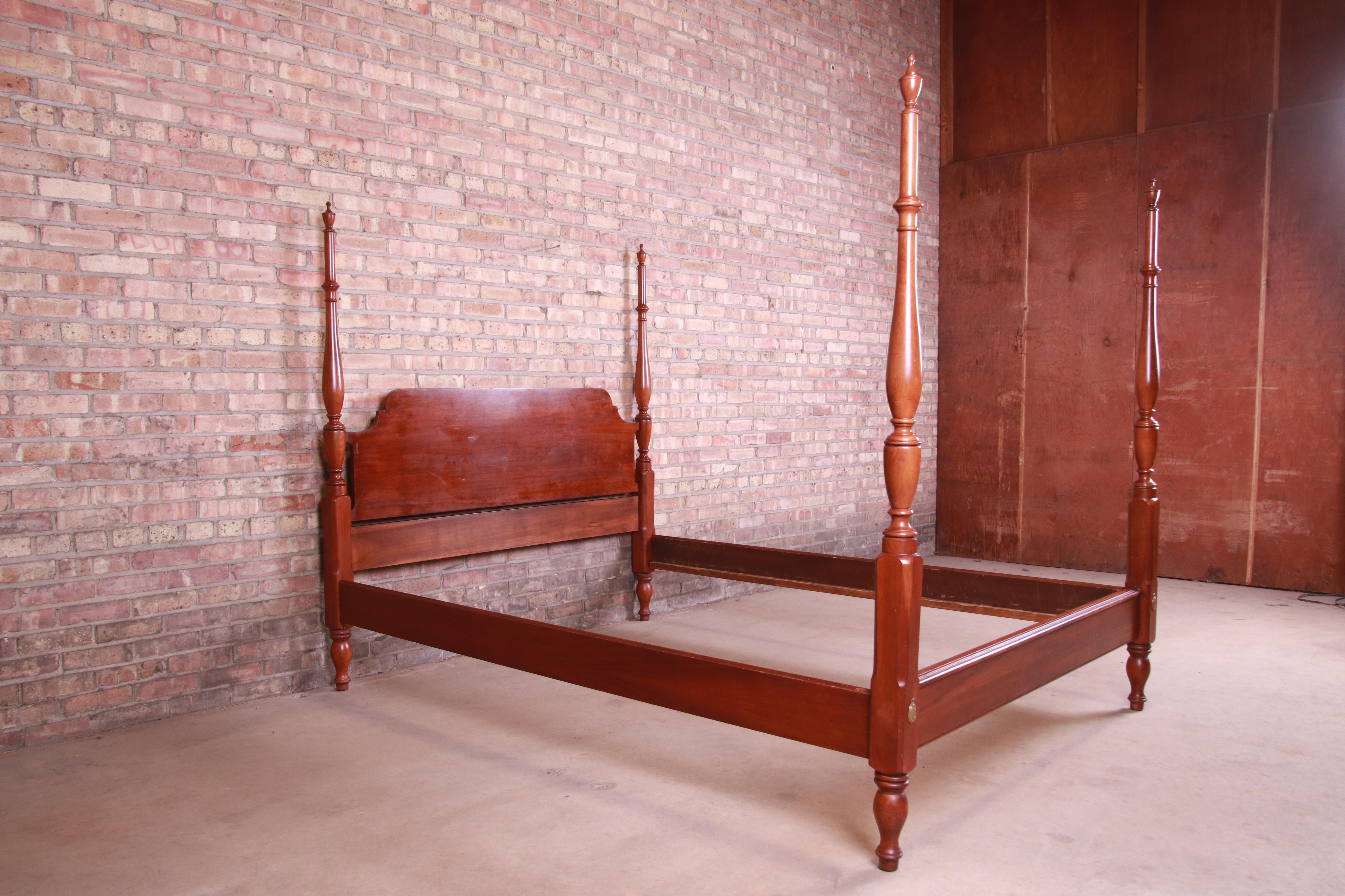 Henkel Harris Chippendale Solid Cherrywood Four-Poster Queen Size Bed 1