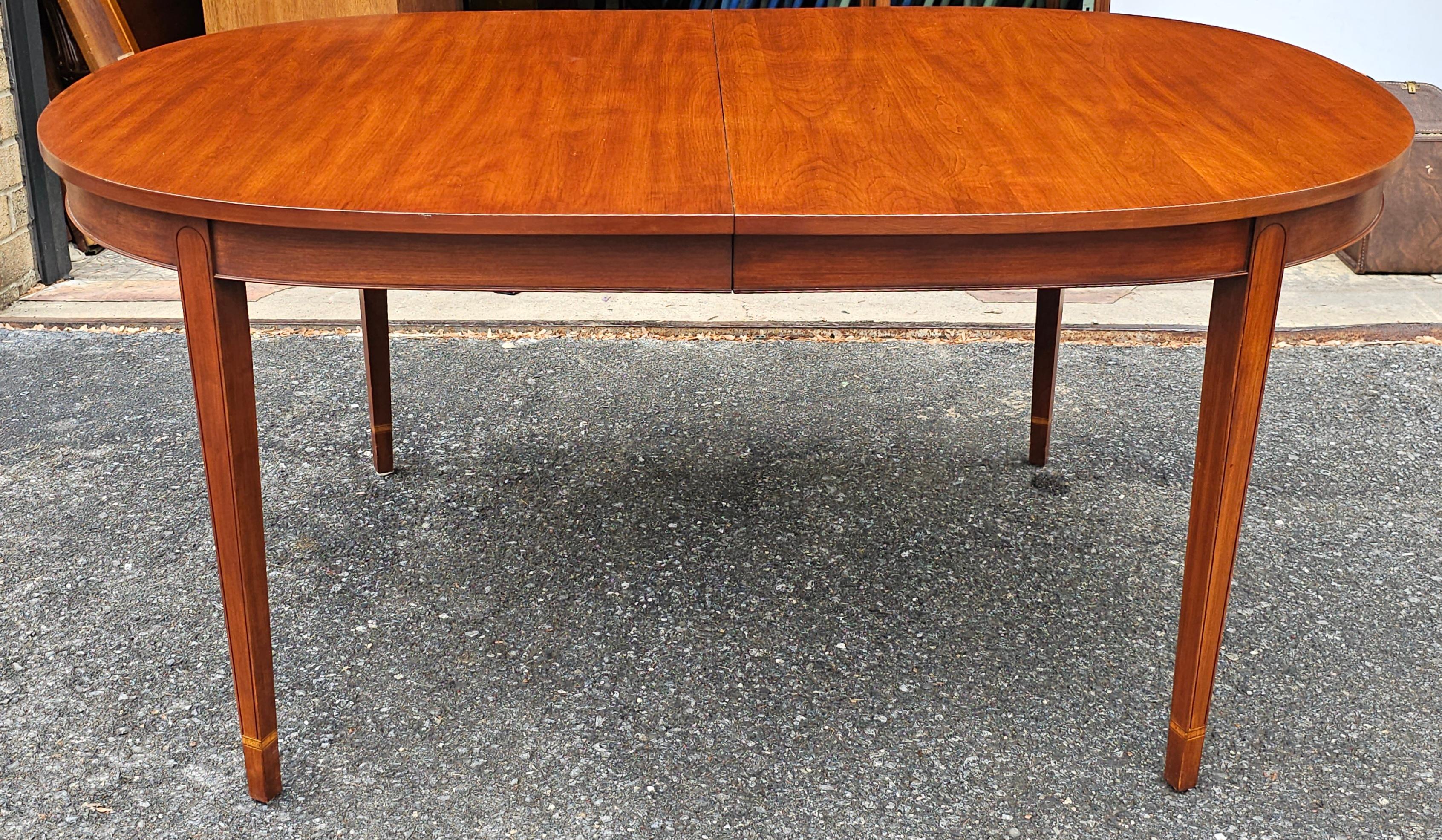 Henkel Harris Federal Cherry Extension table de salle à manger à trois feuilles en vente 8