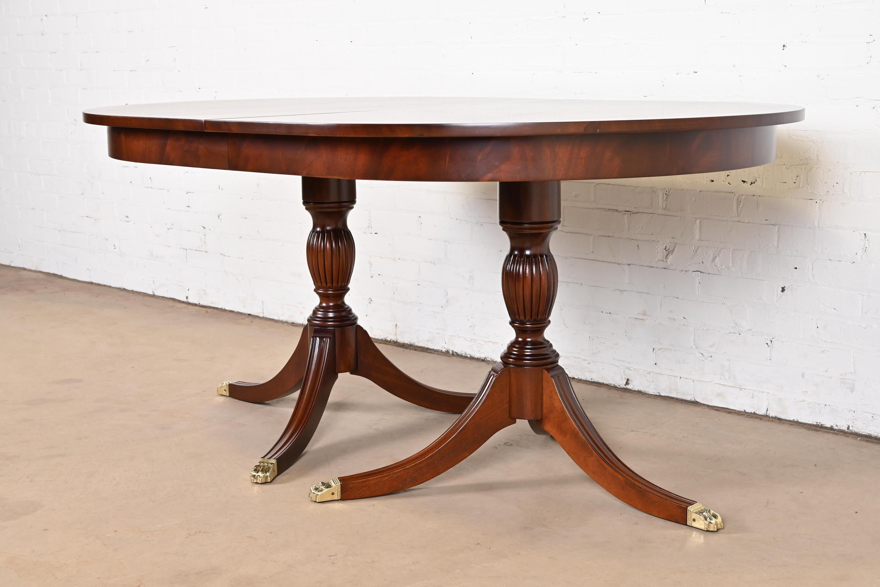 Henkel Harris Georgian Banded Mahogany Double Pedestal Dining Table, Refinished For Sale 8