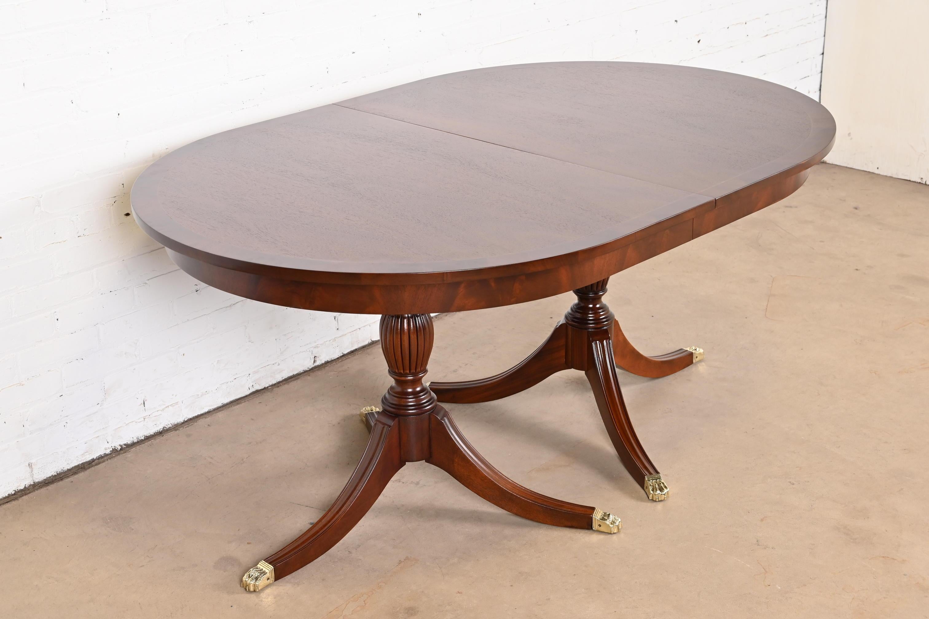 Henkel Harris Georgian Banded Mahogany Double Pedestal Dining Table, Refinished For Sale 9