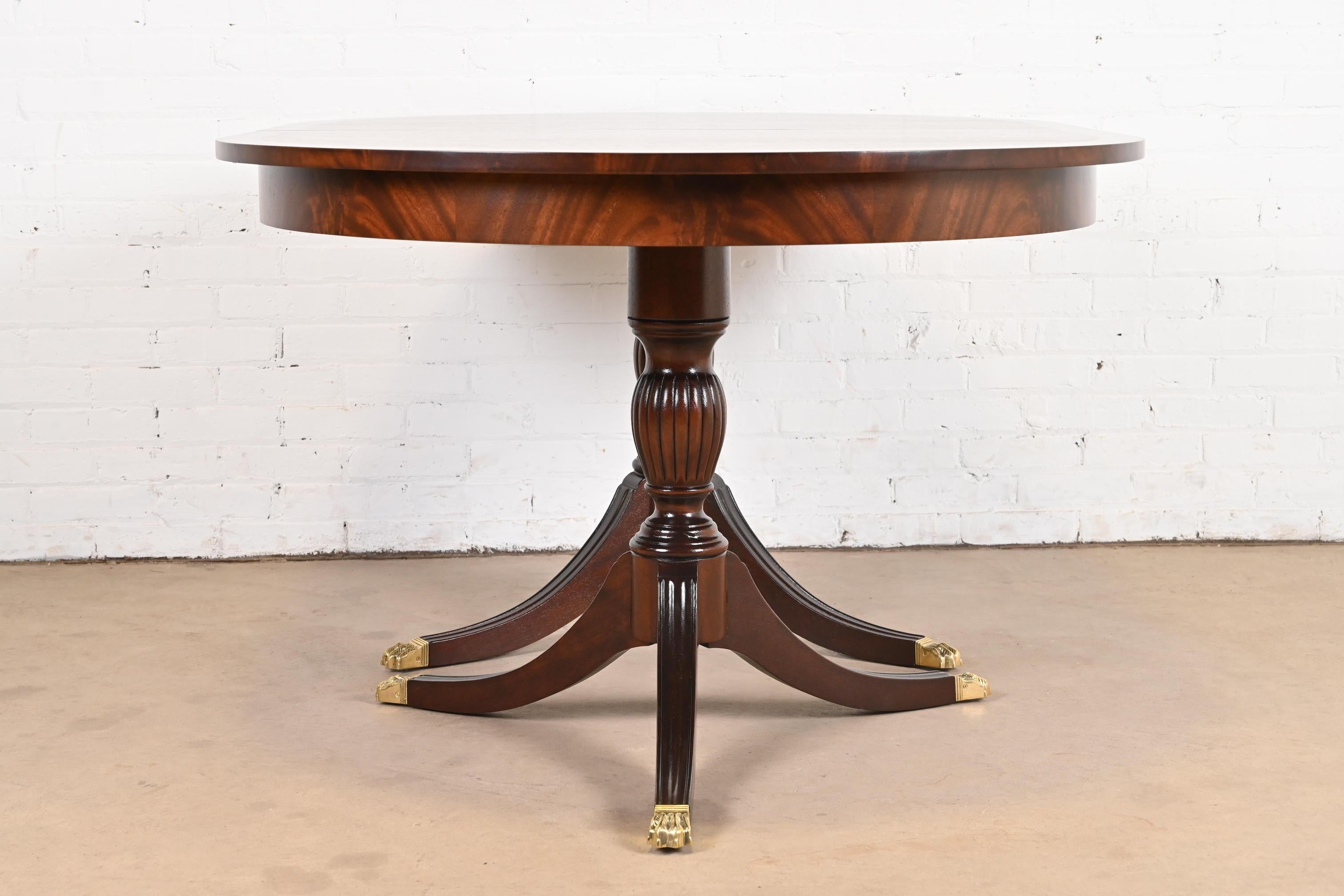 Henkel Harris Georgian Banded Mahogany Double Pedestal Dining Table, Refinished 11