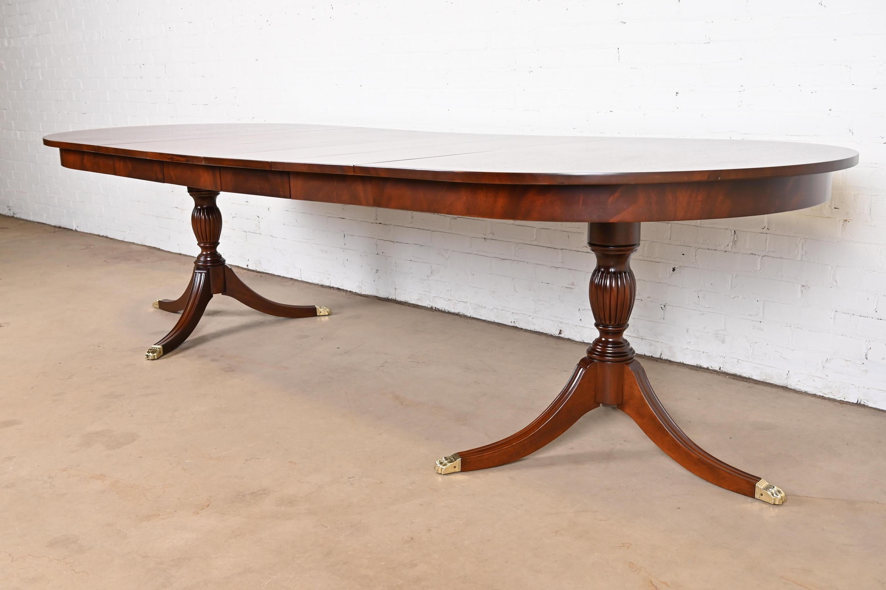American Henkel Harris Georgian Banded Mahogany Double Pedestal Dining Table, Refinished For Sale