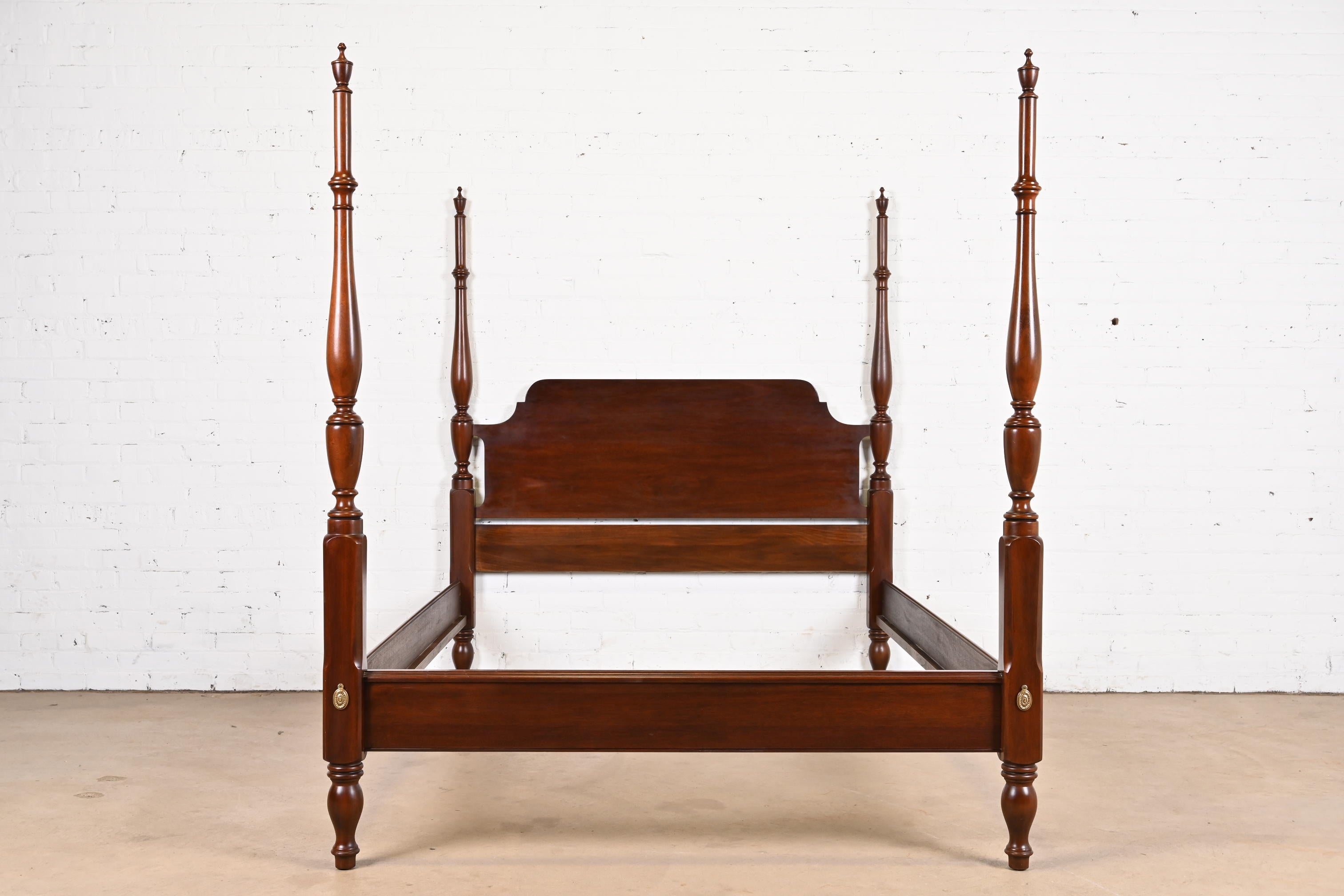 Henkel Harris Carved Mahogany Full Size Poster Bed For Sale at