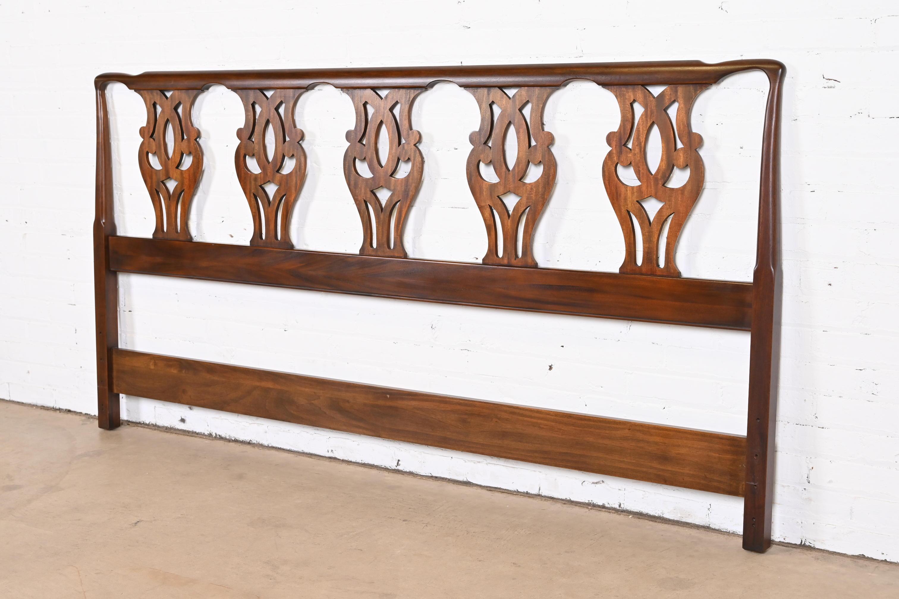 Henkel Harris Georgian Carved Mahogany King Size Headboard In Good Condition In South Bend, IN