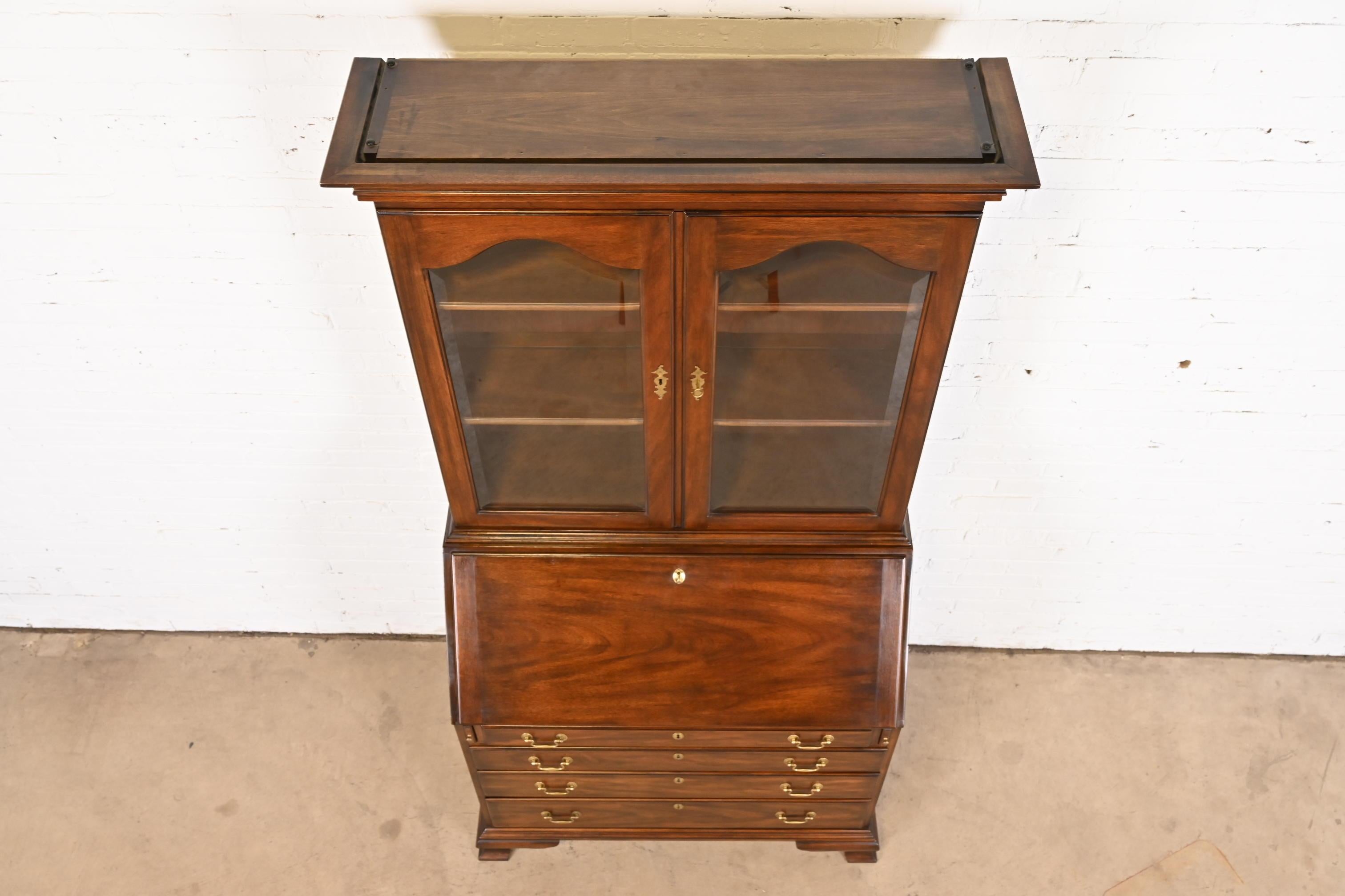 Henkel Harris Georgian Carved Mahogany Secretary Desk with Bookcase Hutch Top For Sale 8