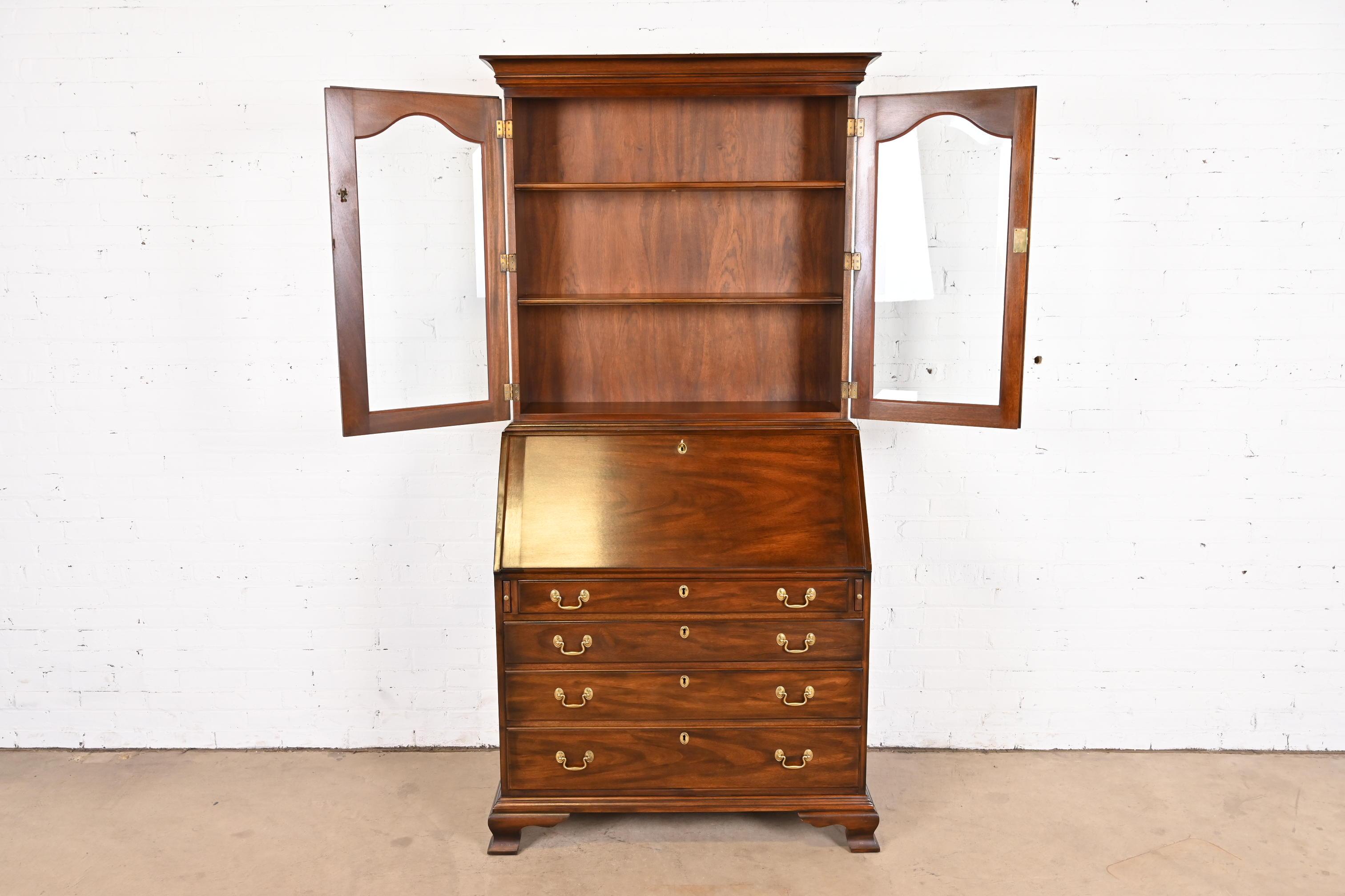 Late 20th Century Henkel Harris Georgian Carved Mahogany Secretary Desk with Bookcase Hutch Top For Sale