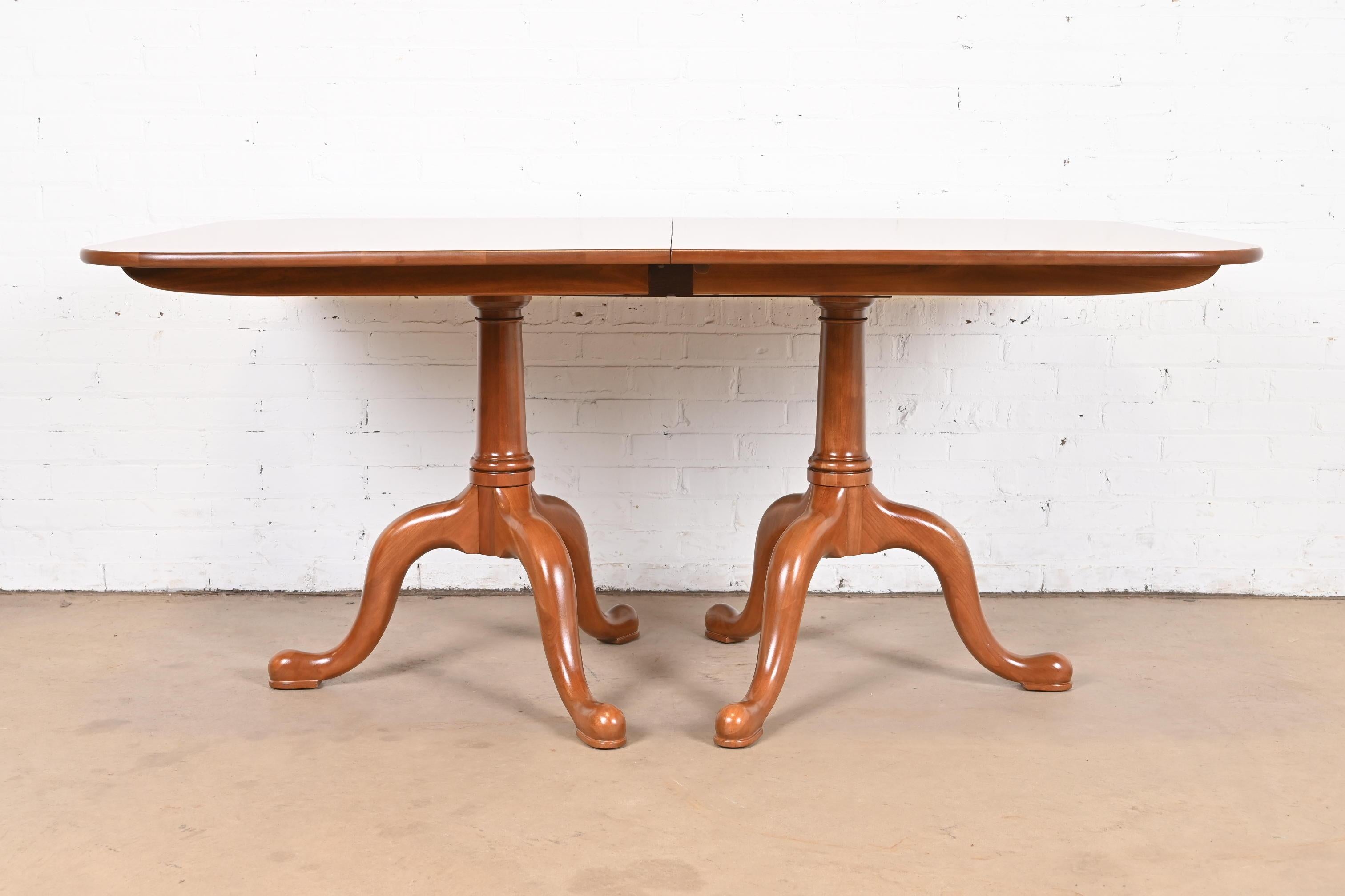 Henkel Harris Georgian Cherry Wood Double Pedestal Dining Table, Refinished For Sale 5