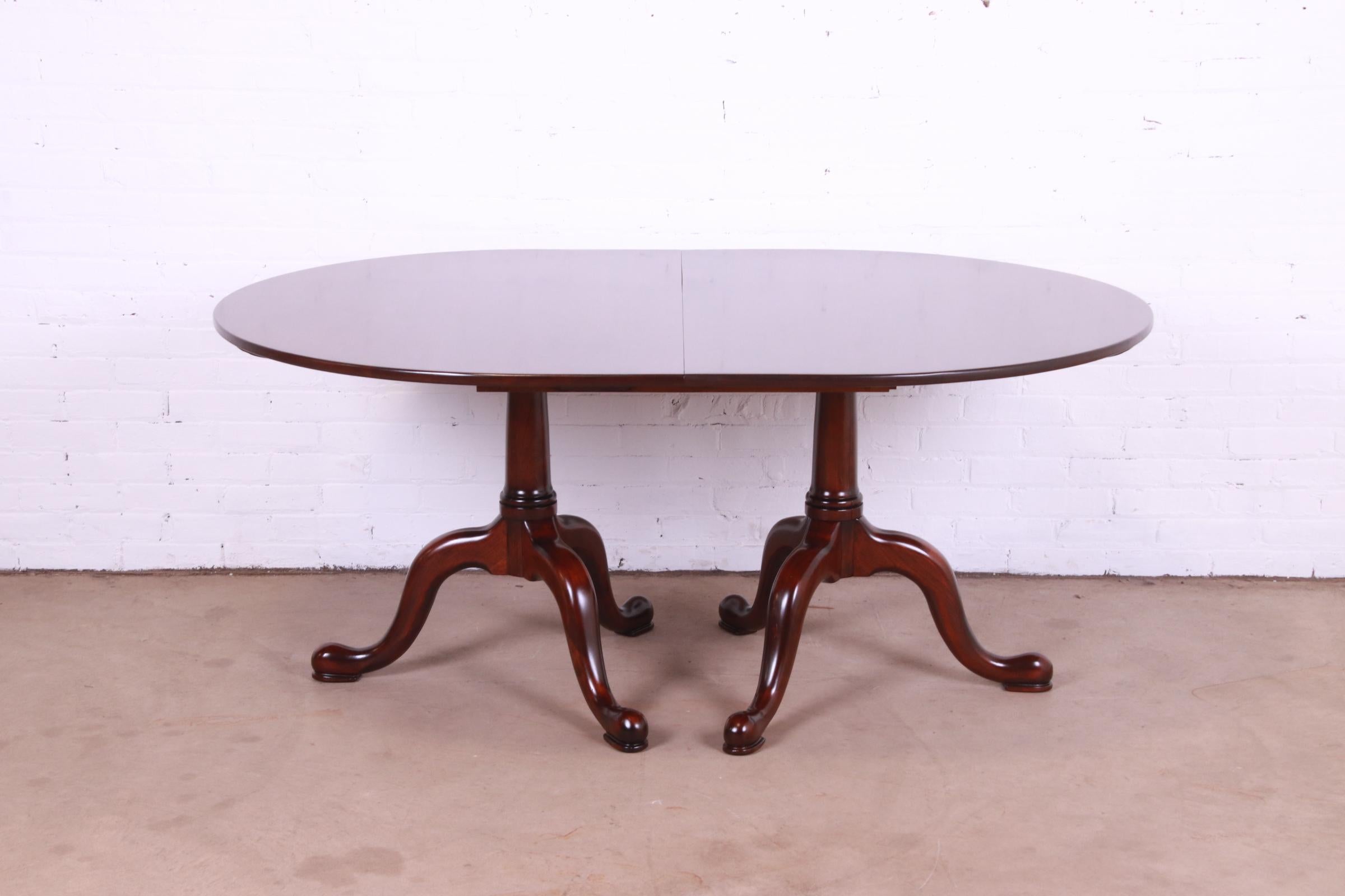 Henkel Harris Georgian Cherry Wood Double Pedestal Dining Table, Refinished For Sale 6