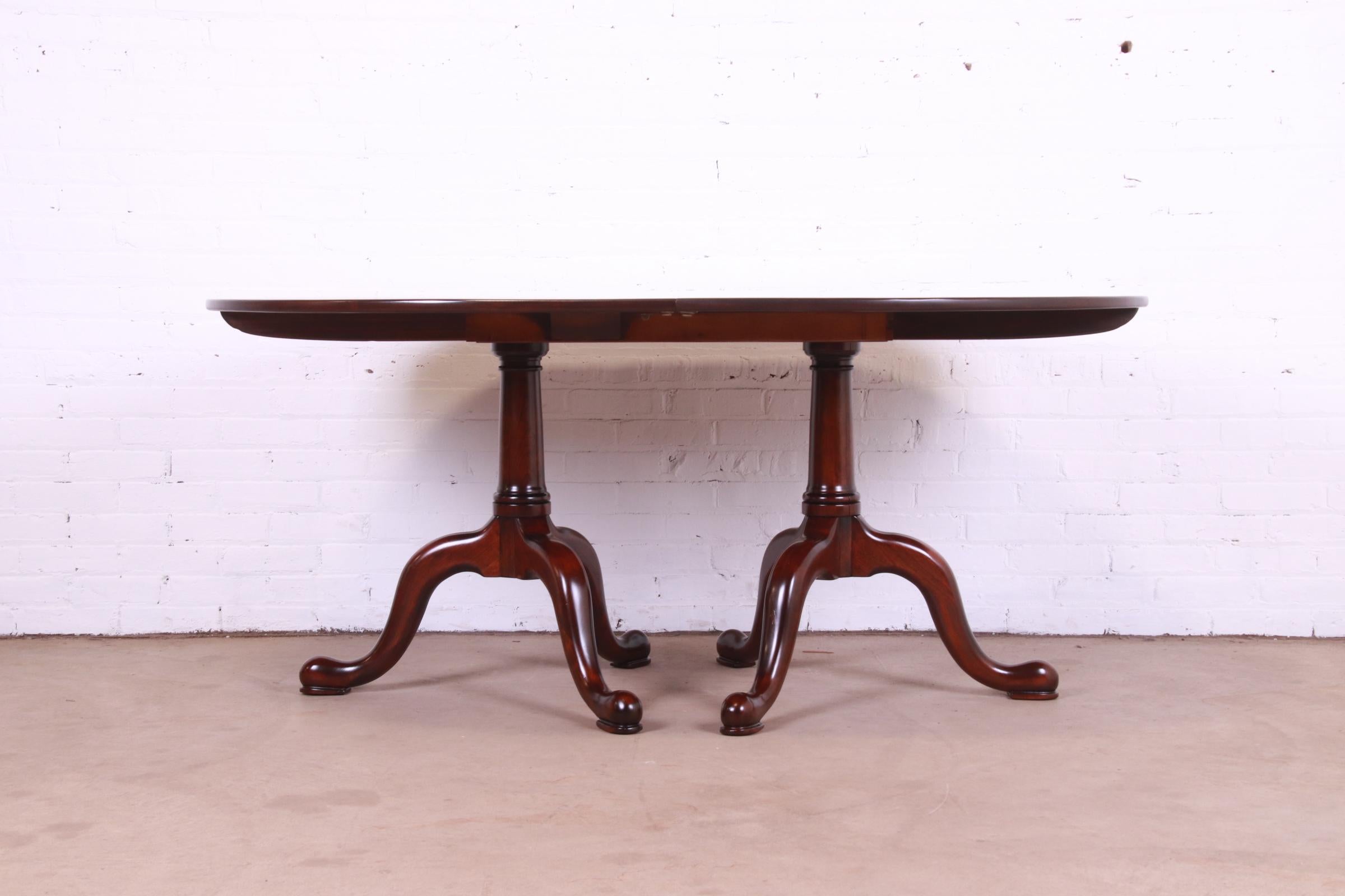 Henkel Harris Georgian Cherry Wood Double Pedestal Dining Table, Refinished For Sale 7