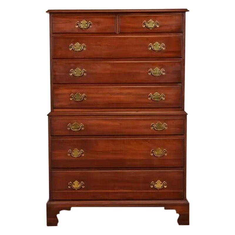 Comò a otto cassetti in legno di ciliegio di Henkel Harris, CIRCA ANNI '70