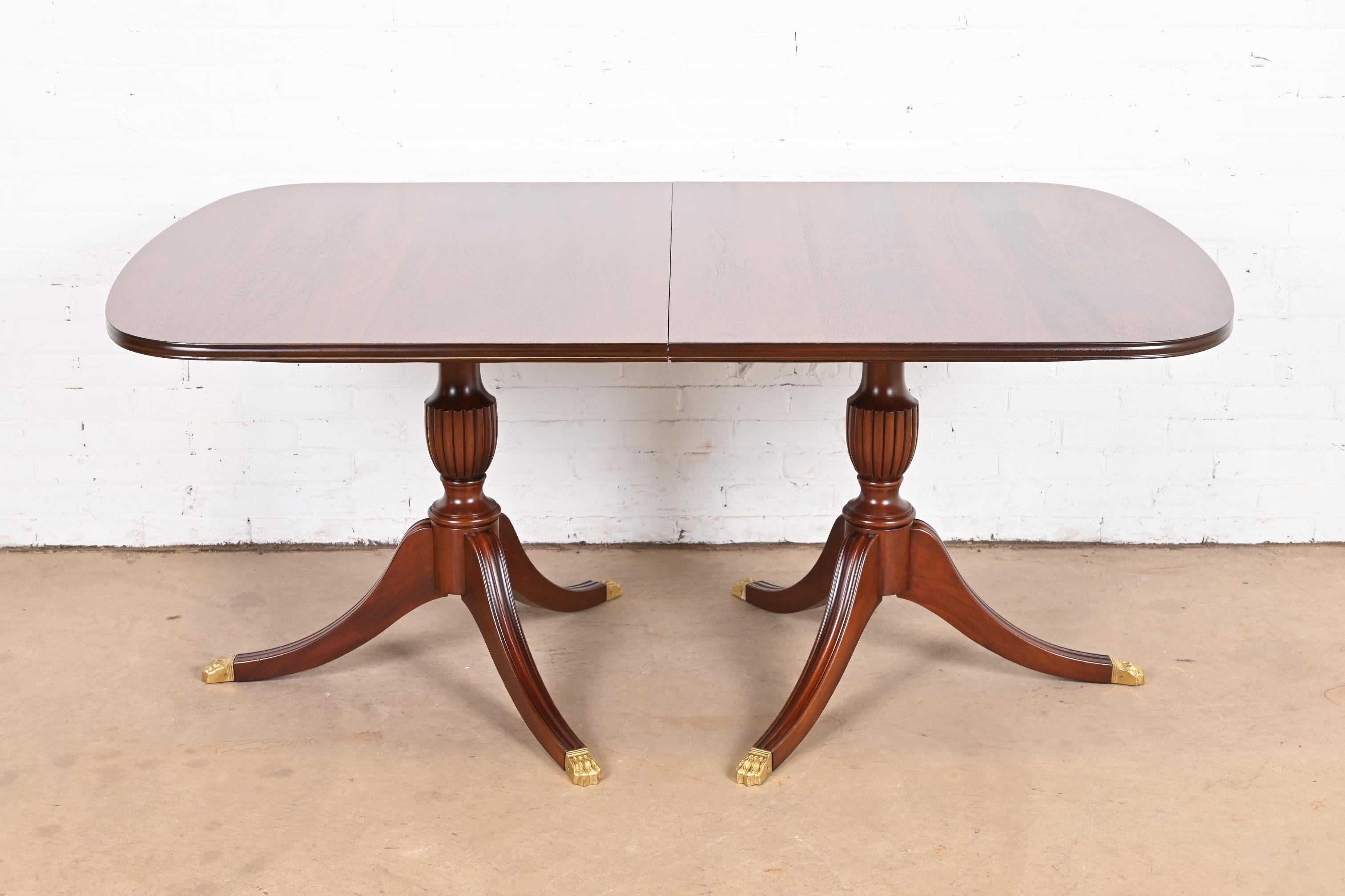 Henkel Harris Georgian Mahogany Double Pedestal Dining Table, Newly Refinished For Sale 4