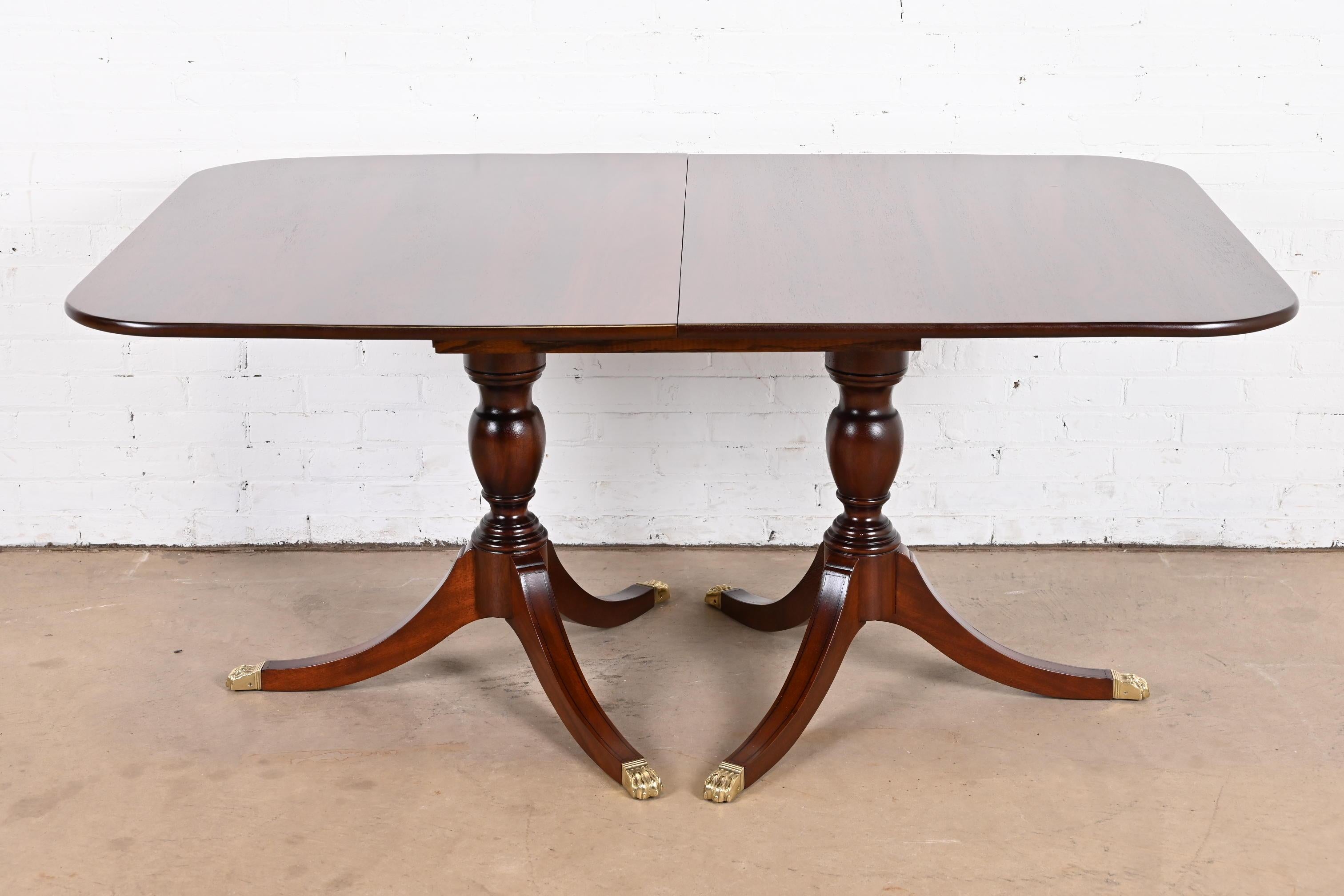 Henkel Harris Georgian Mahogany Double Pedestal Dining Table, Newly Refinished For Sale 7