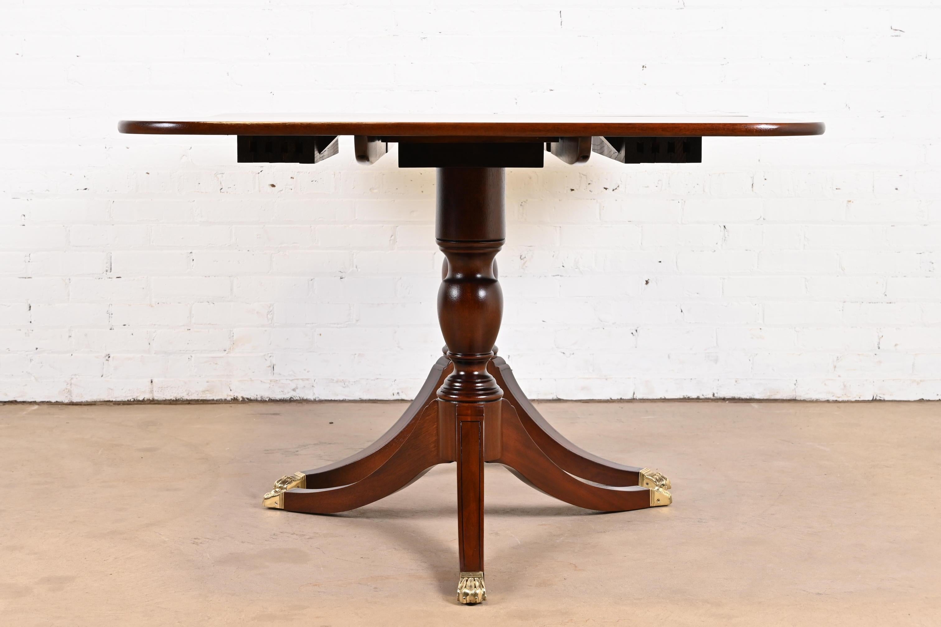 Henkel Harris Georgian Mahogany Double Pedestal Dining Table, Newly Refinished For Sale 9