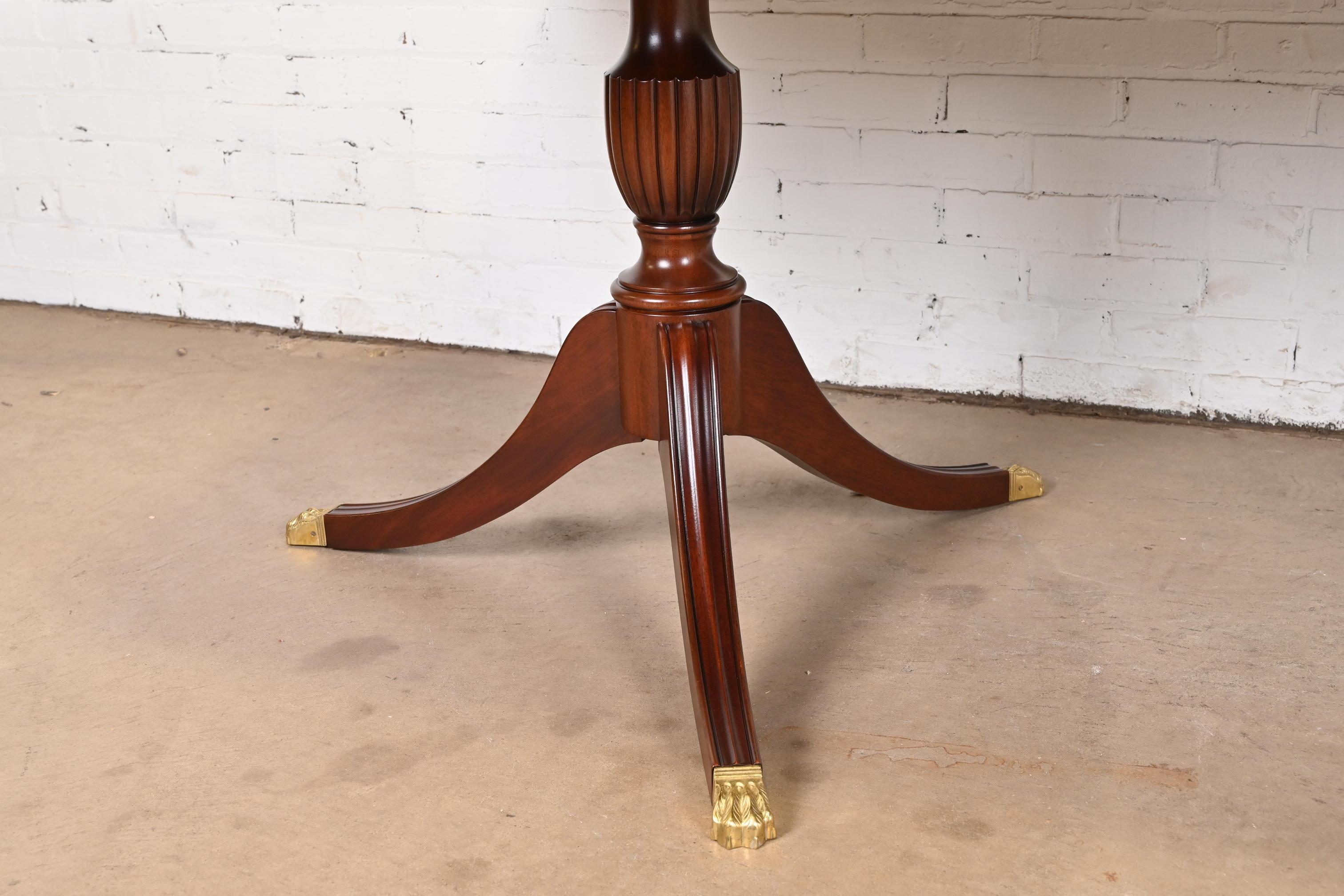 Henkel Harris Georgian Mahogany Double Pedestal Dining Table, Newly Refinished For Sale 2