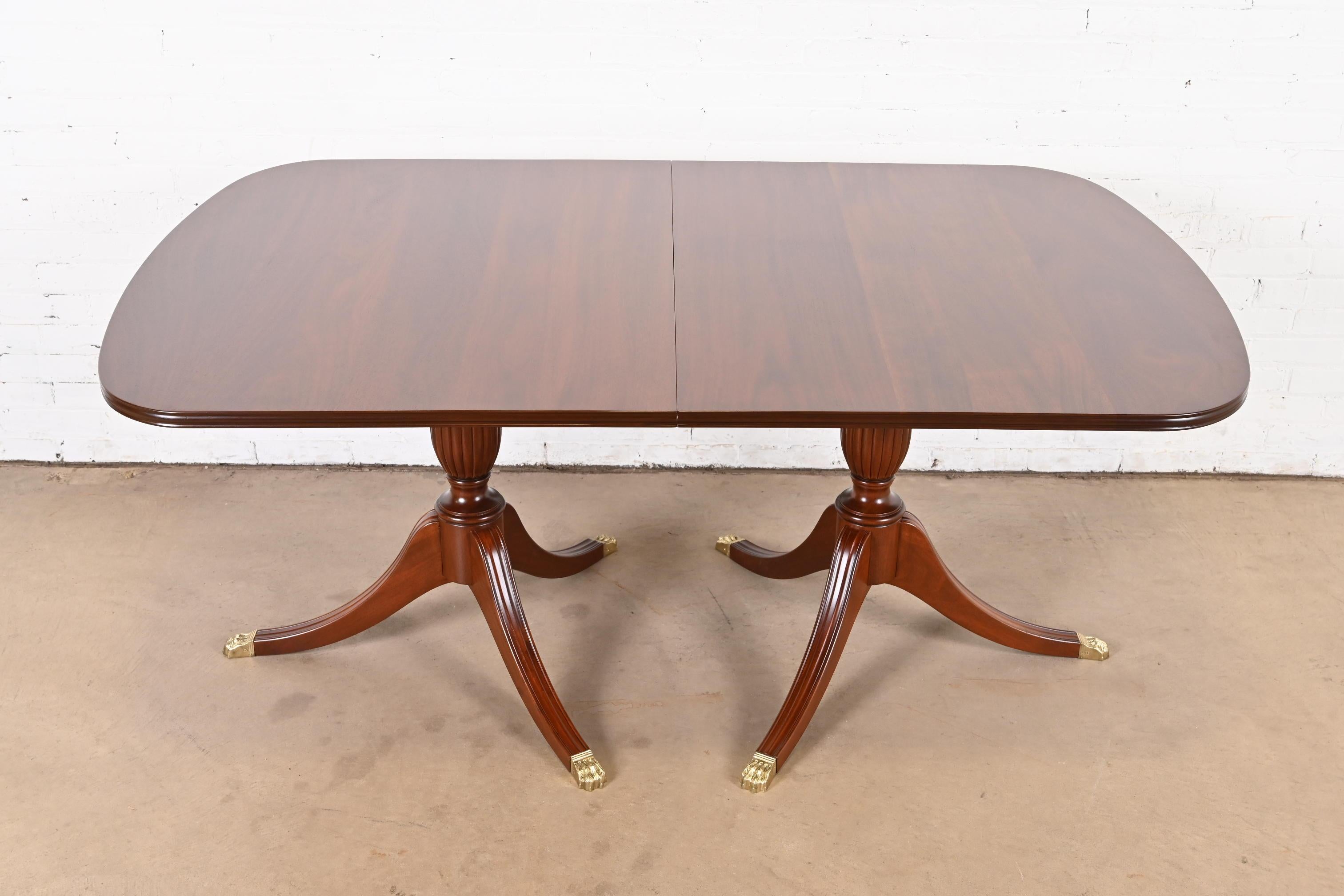 Henkel Harris Georgian Mahogany Double Pedestal Dining Table, Refinished For Sale 4
