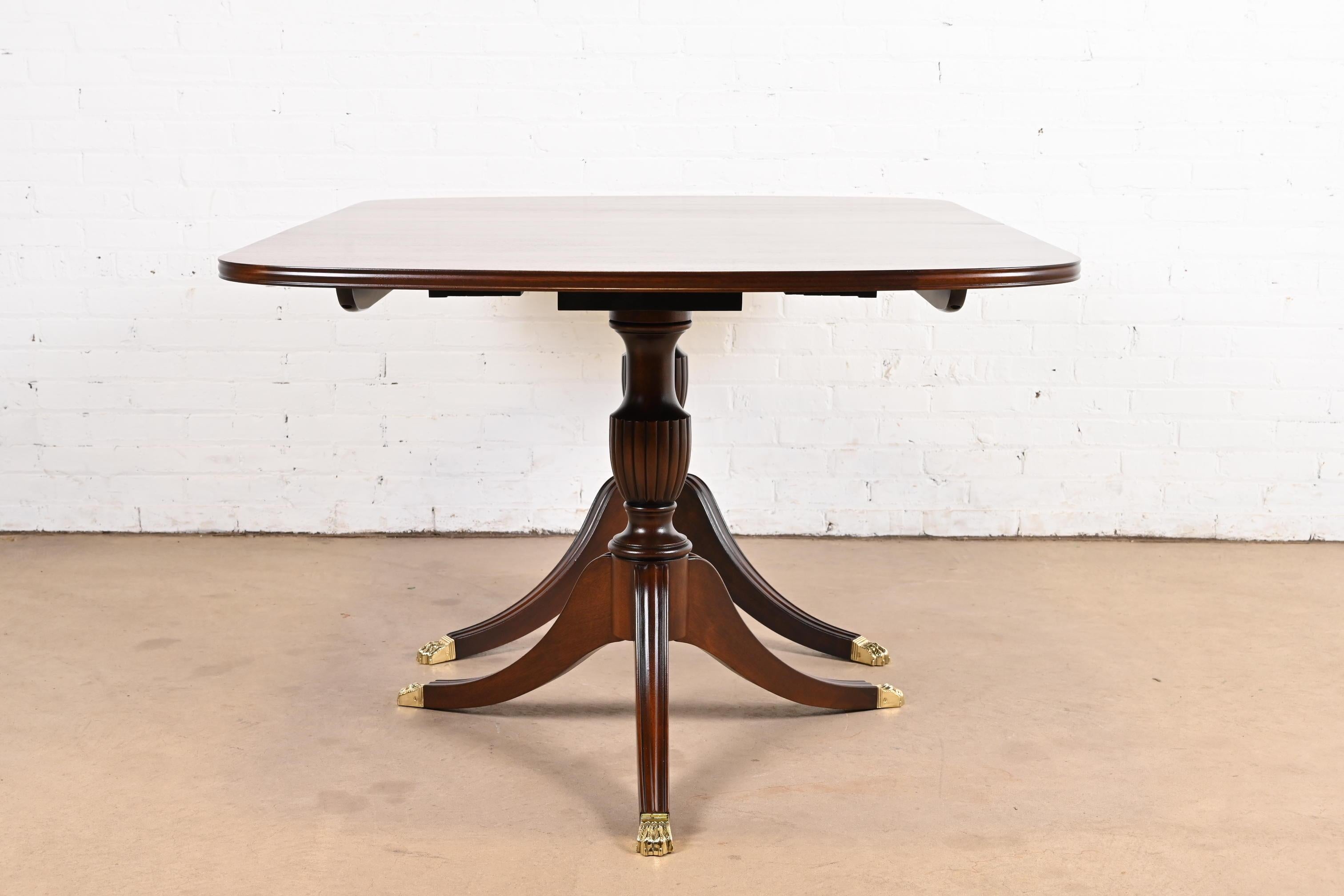 Henkel Harris Georgian Mahogany Double Pedestal Extension Dining Table For Sale 4