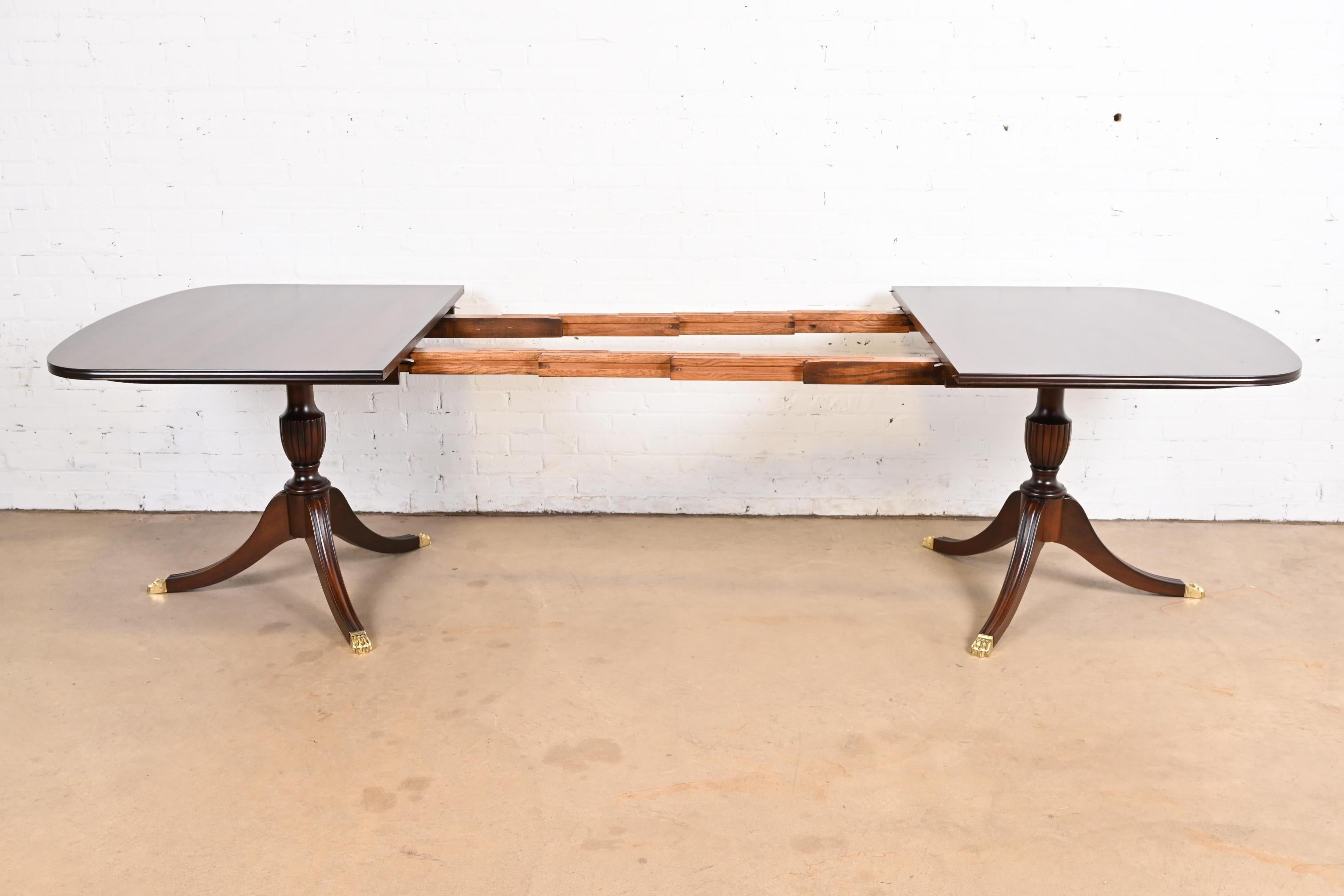 Brass Henkel Harris Georgian Mahogany Double Pedestal Extension Dining Table For Sale