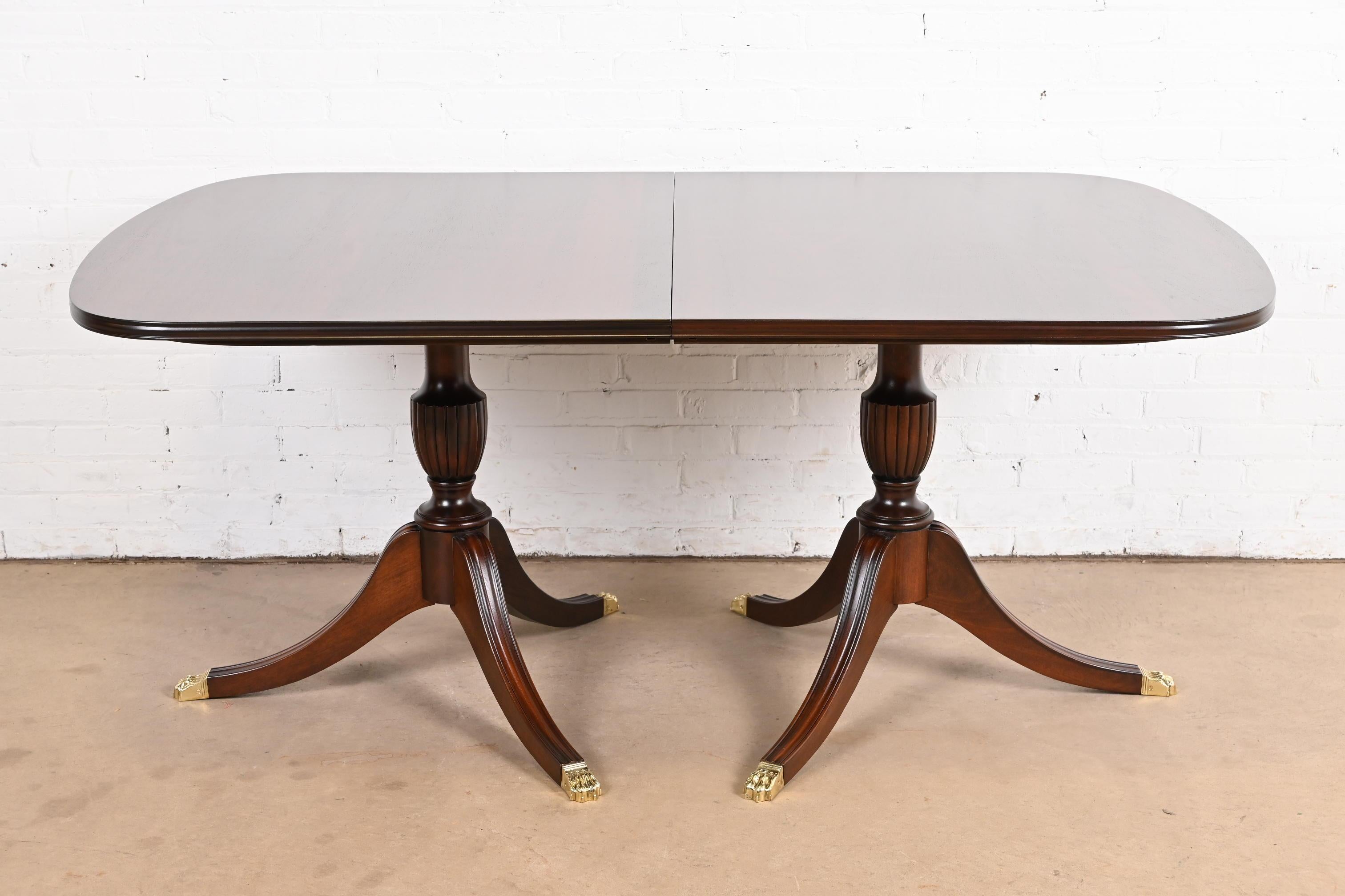 Henkel Harris Georgian Mahogany Double Pedestal Extension Dining Table For Sale 1