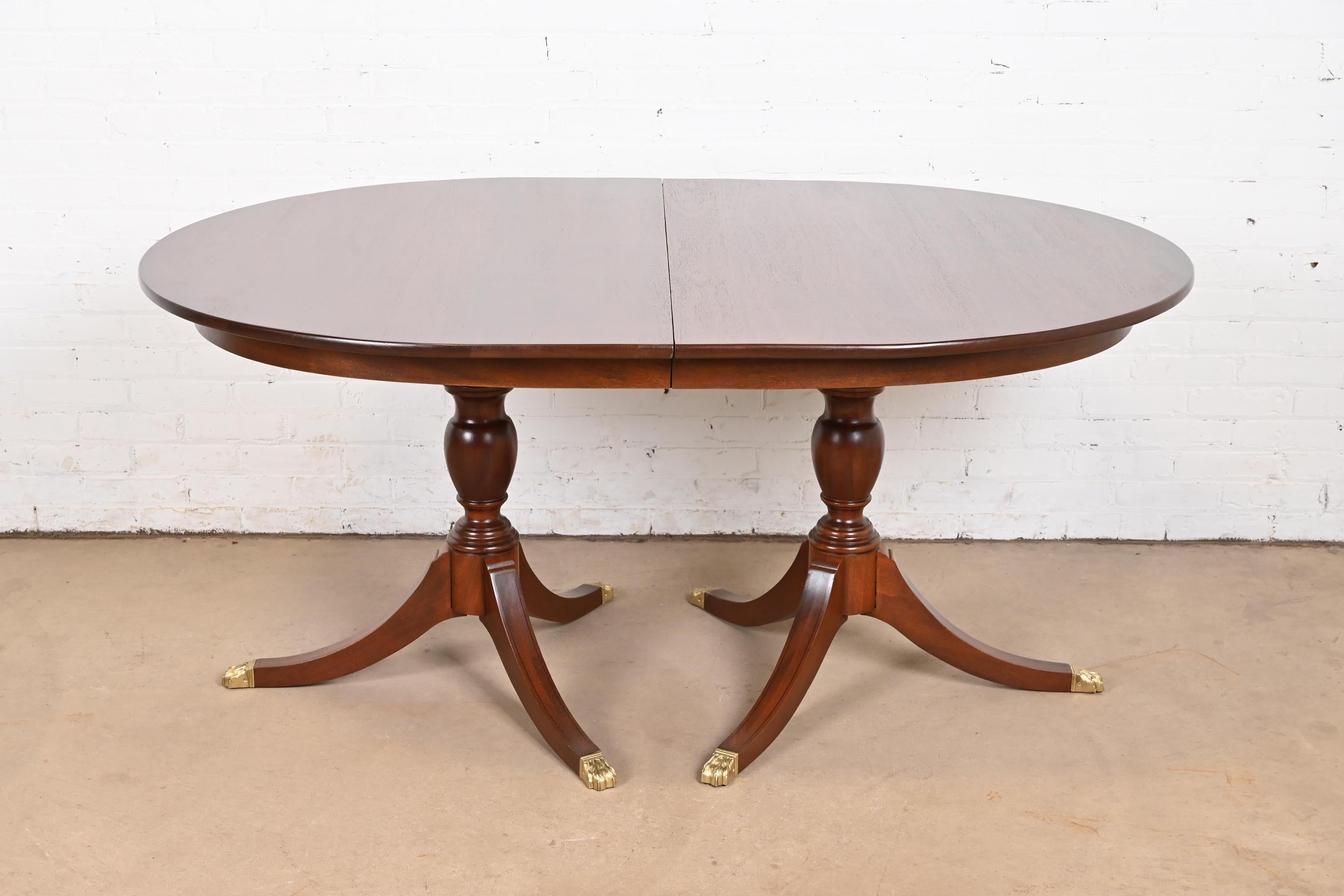Henkel Harris Georgian Mahogany Double Pedestal Extension Dining Table For Sale 1