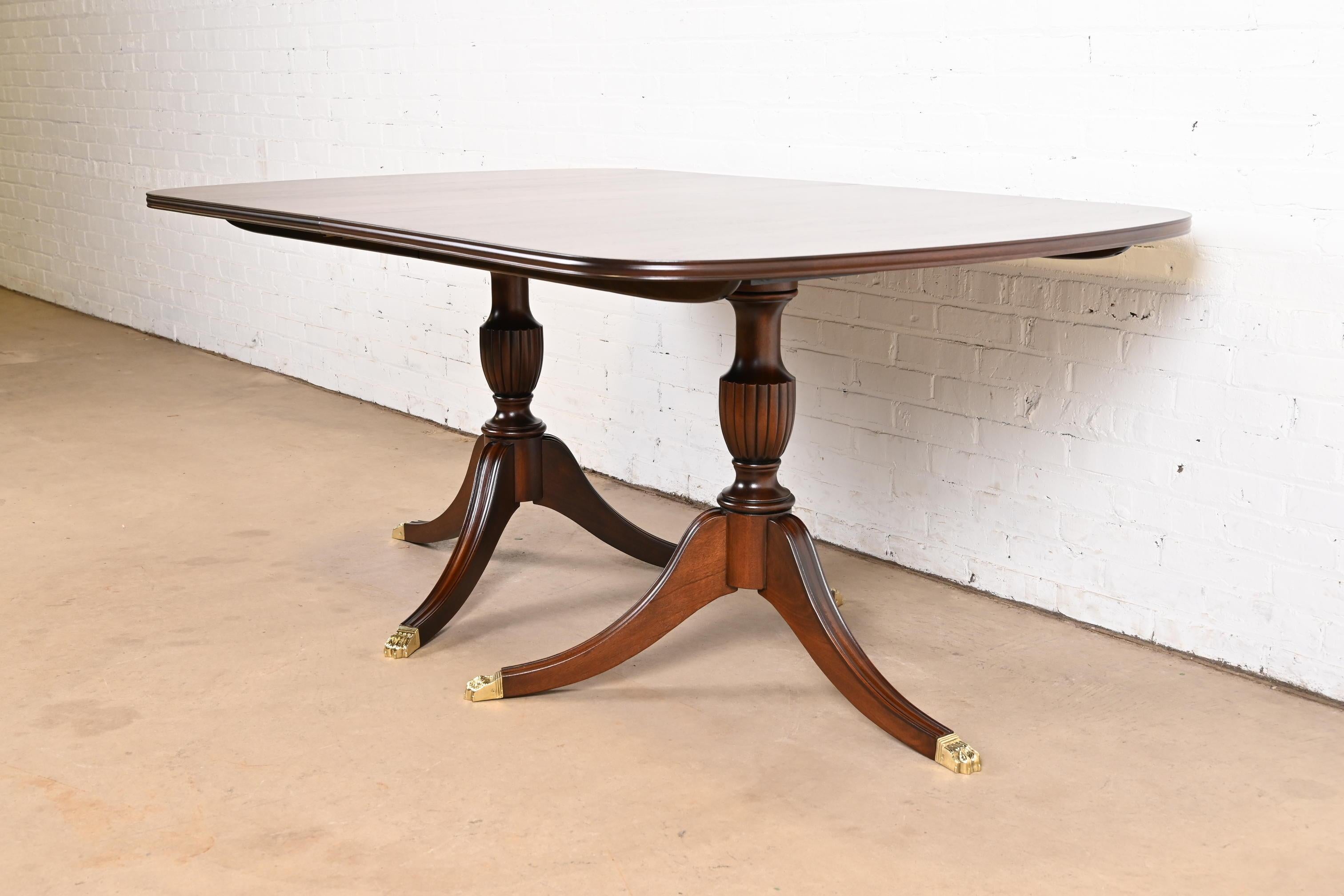 Henkel Harris Georgian Mahogany Double Pedestal Extension Dining Table For Sale 2