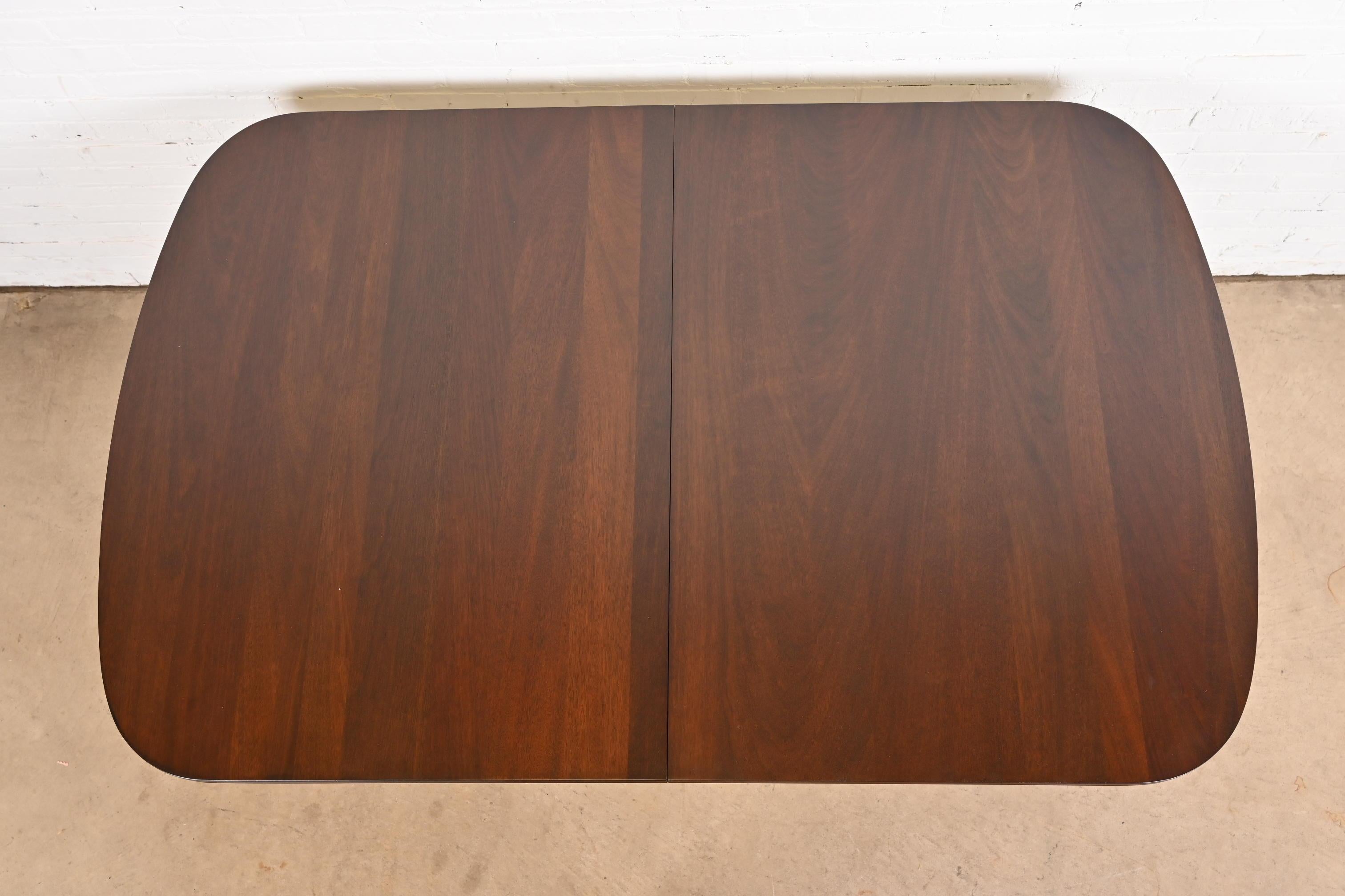 Henkel Harris Georgian Mahogany Double Pedestal Extension Dining Table For Sale 3