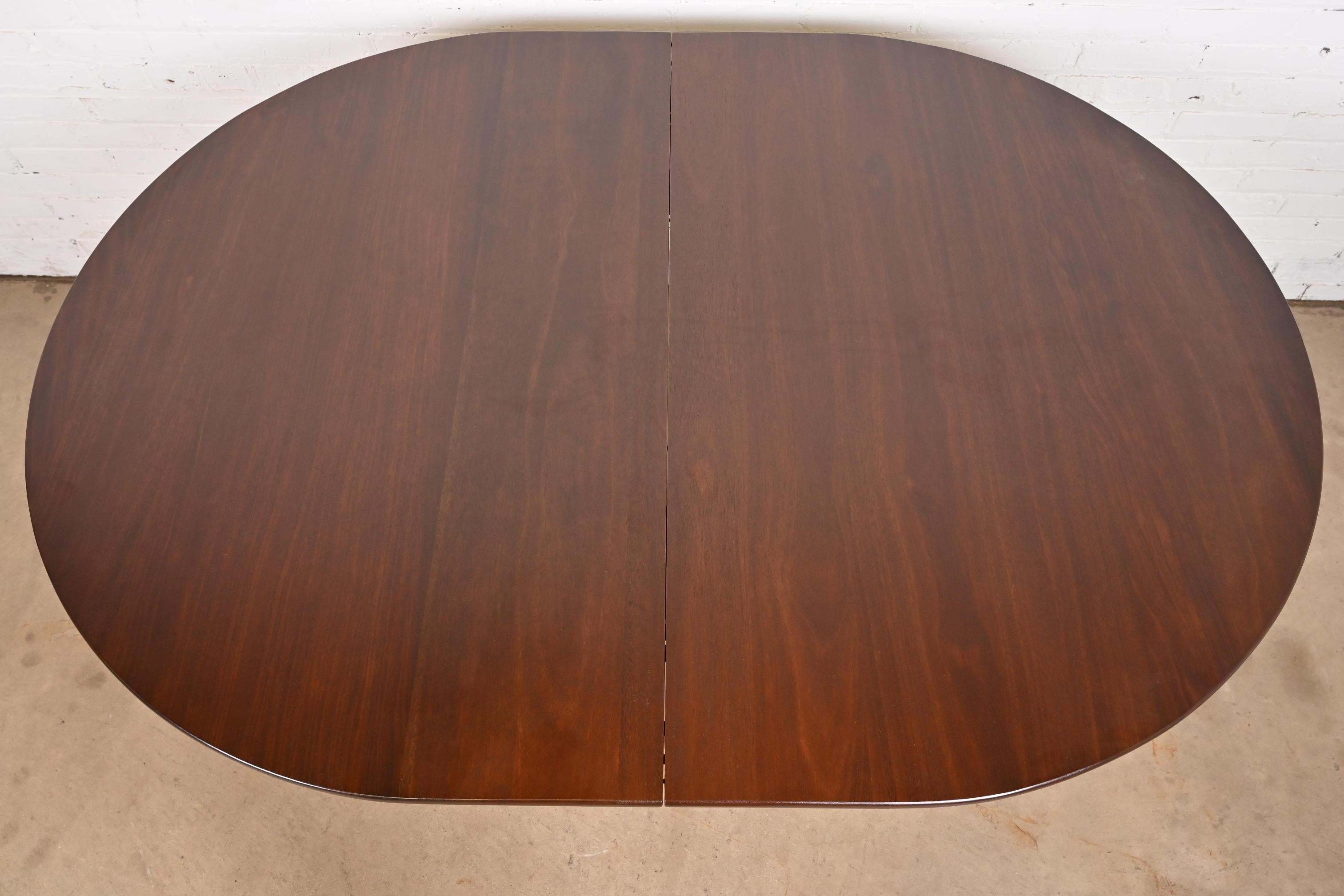 Henkel Harris Georgian Mahogany Double Pedestal Extension Dining Table For Sale 3