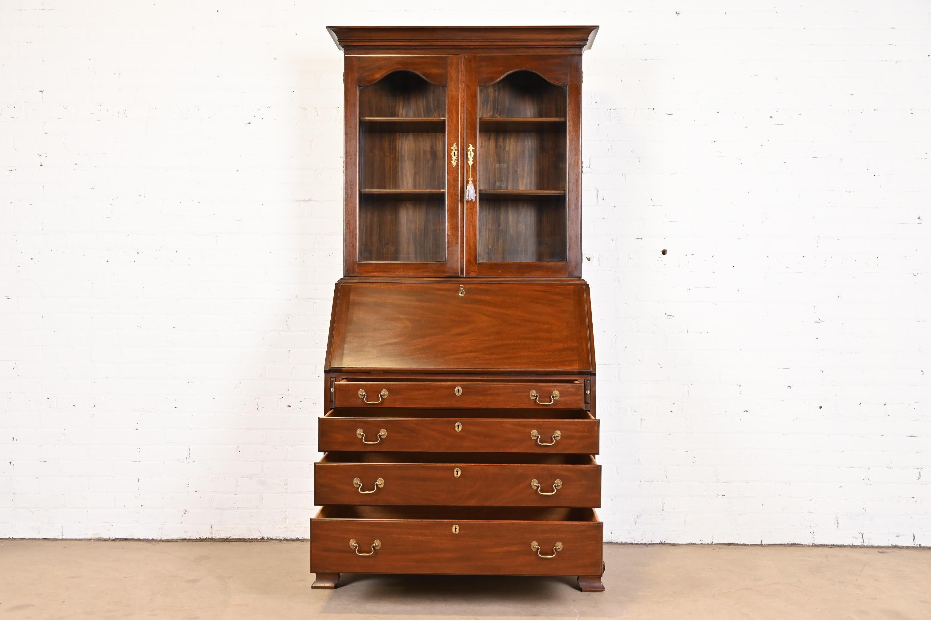 Henkel Harris Georgian Mahogany Drop Front Secretary Desk with Bookcase Hutch In Good Condition For Sale In South Bend, IN