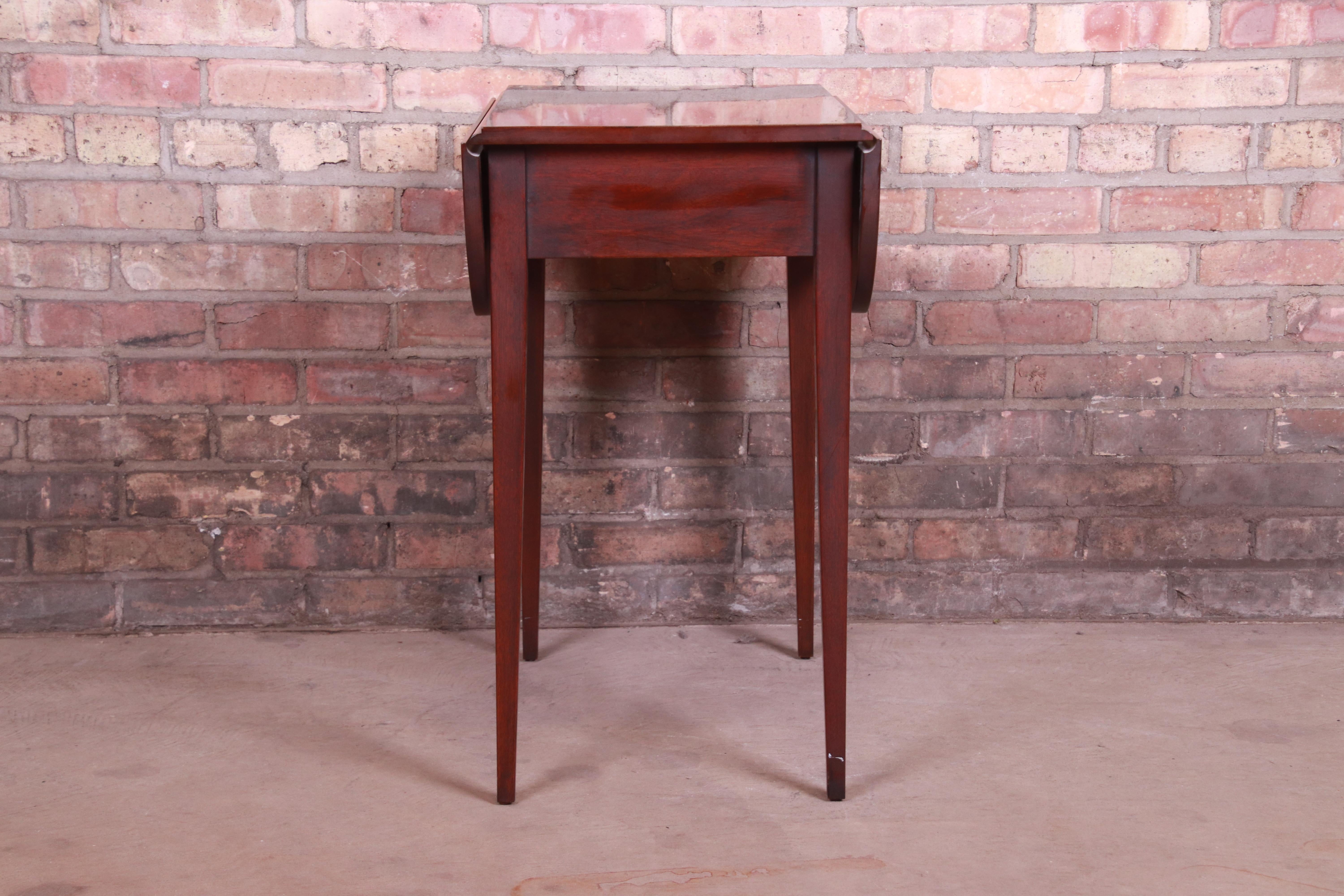 Henkel Harris Georgian Mahogany Drop-Leaf Pembroke Side Table 5