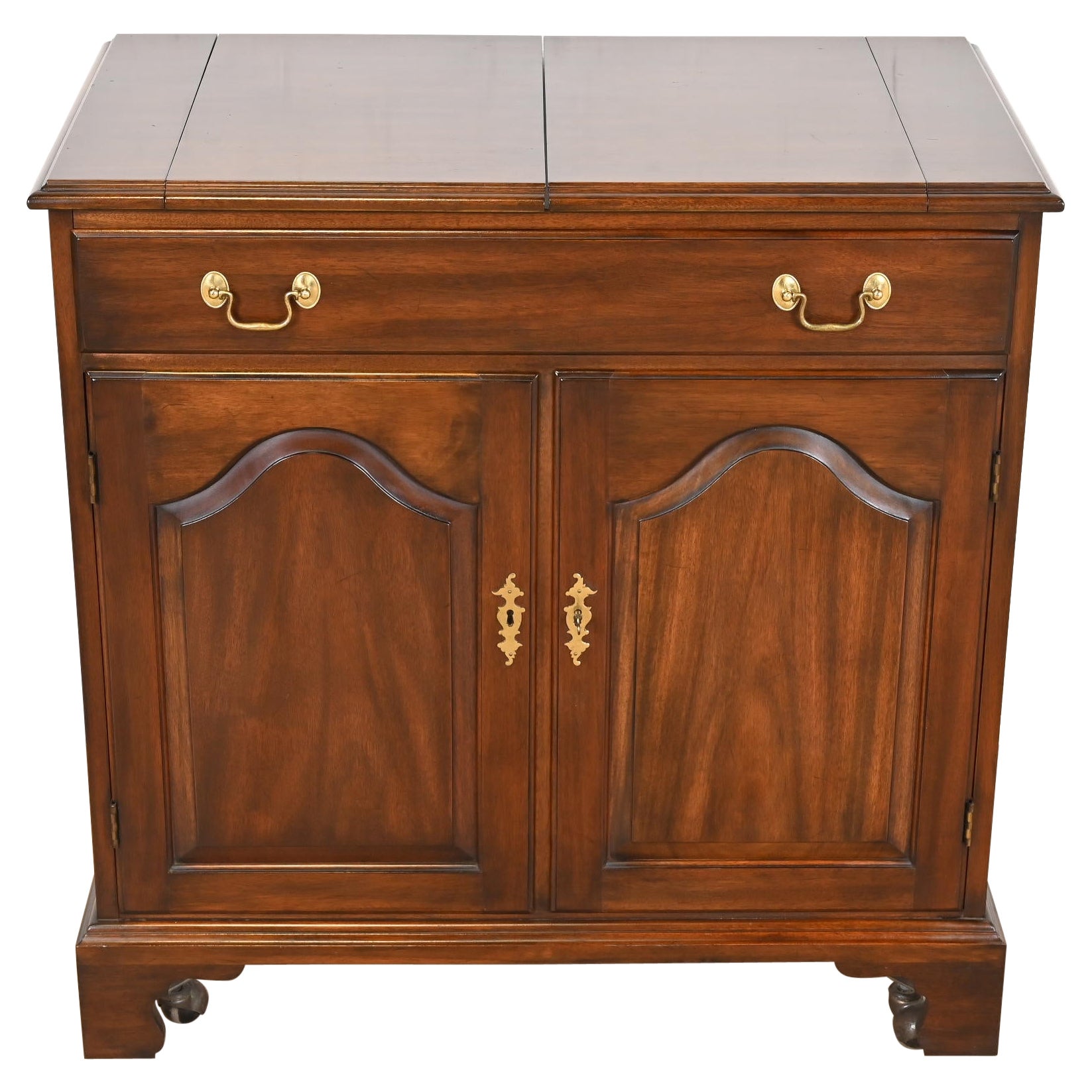 Henkel Harris Georgian Mahogany Flip Top Rolling Bar Cabinet