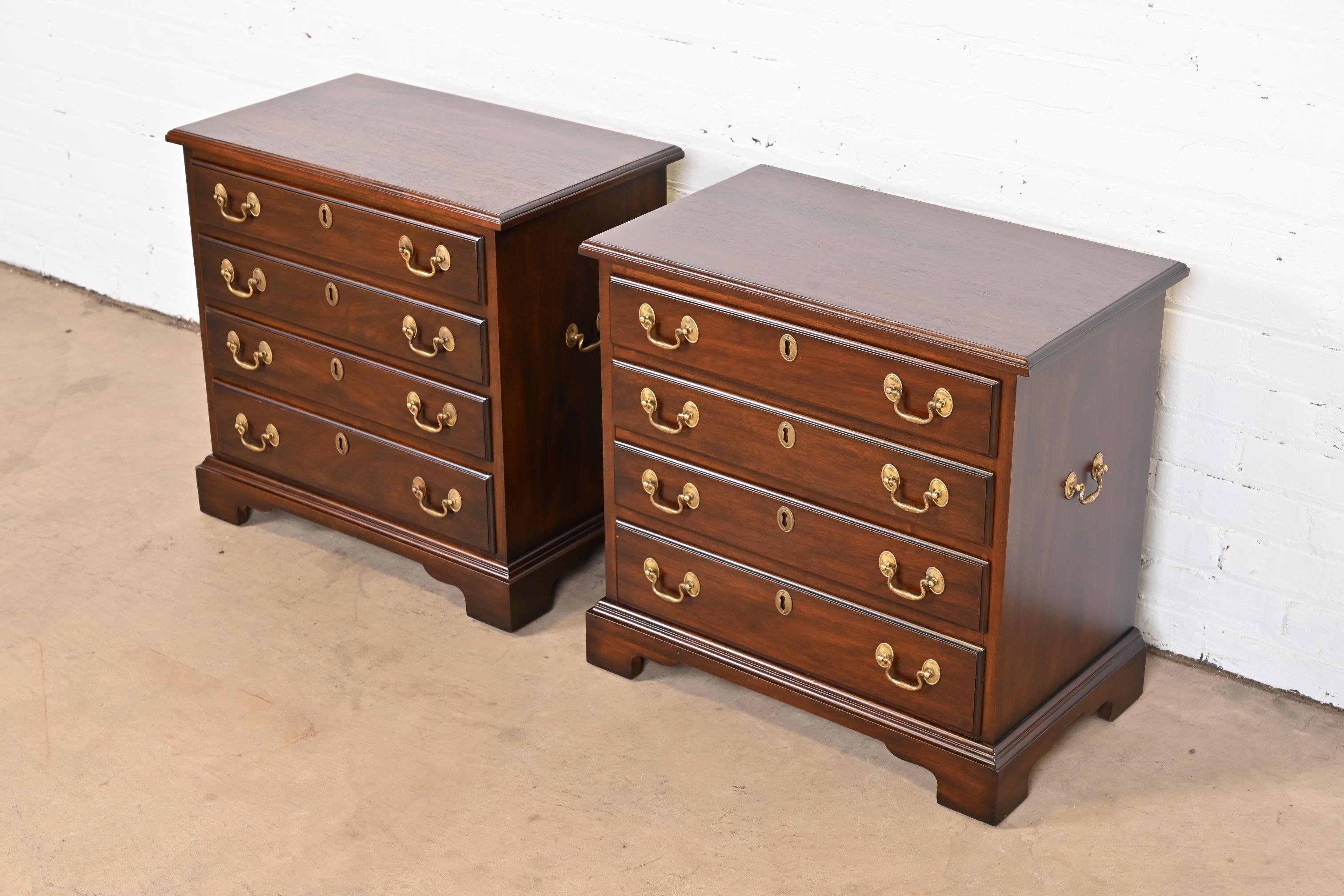 Henkel Harris Georgian Mahogany Four-Drawer Bedside Chests, Newly Restored In Good Condition In South Bend, IN